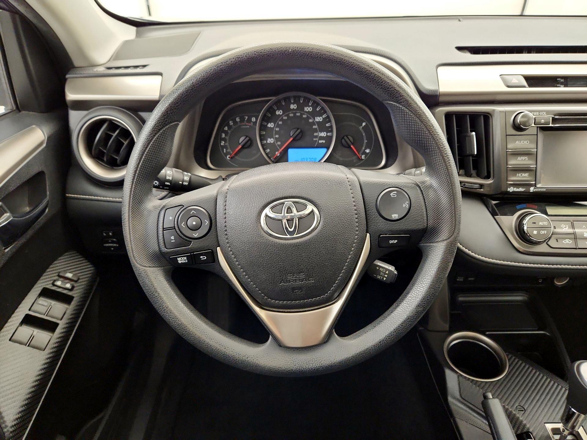 Thumbnail: 2015 Toyota RAV4 - 10