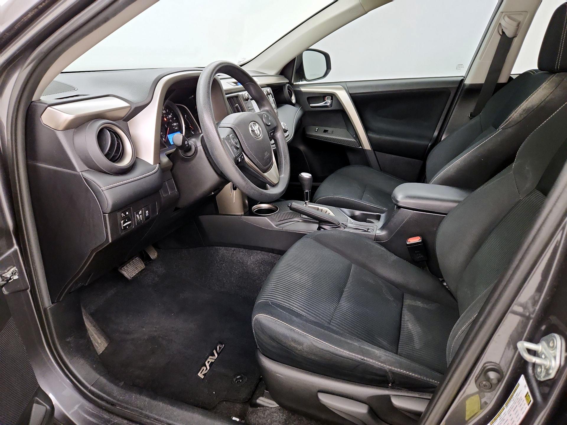 Thumbnail: 2015 Toyota RAV4 - 11