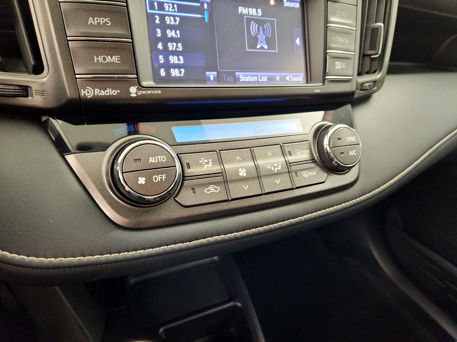 Thumbnail: 2015 Toyota RAV4 - 17