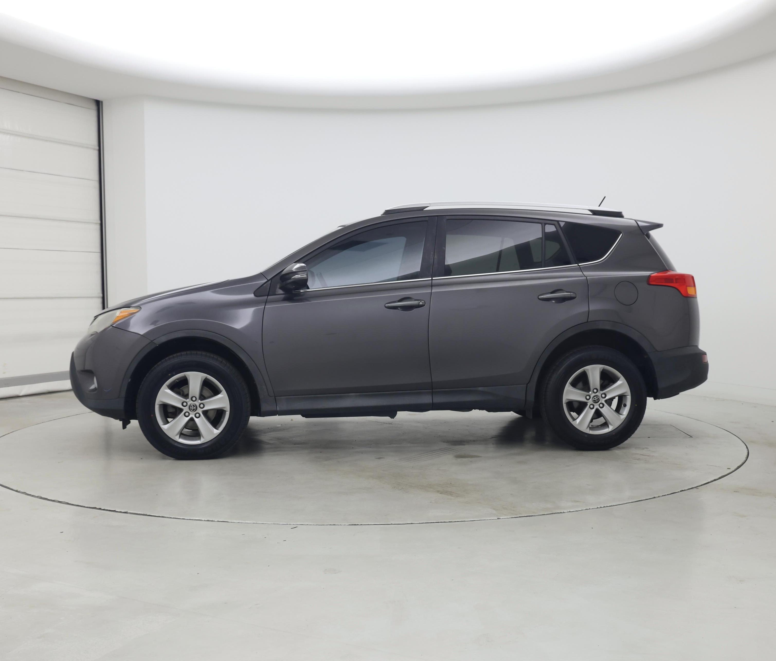Thumbnail: 2015 Toyota RAV4 - 3