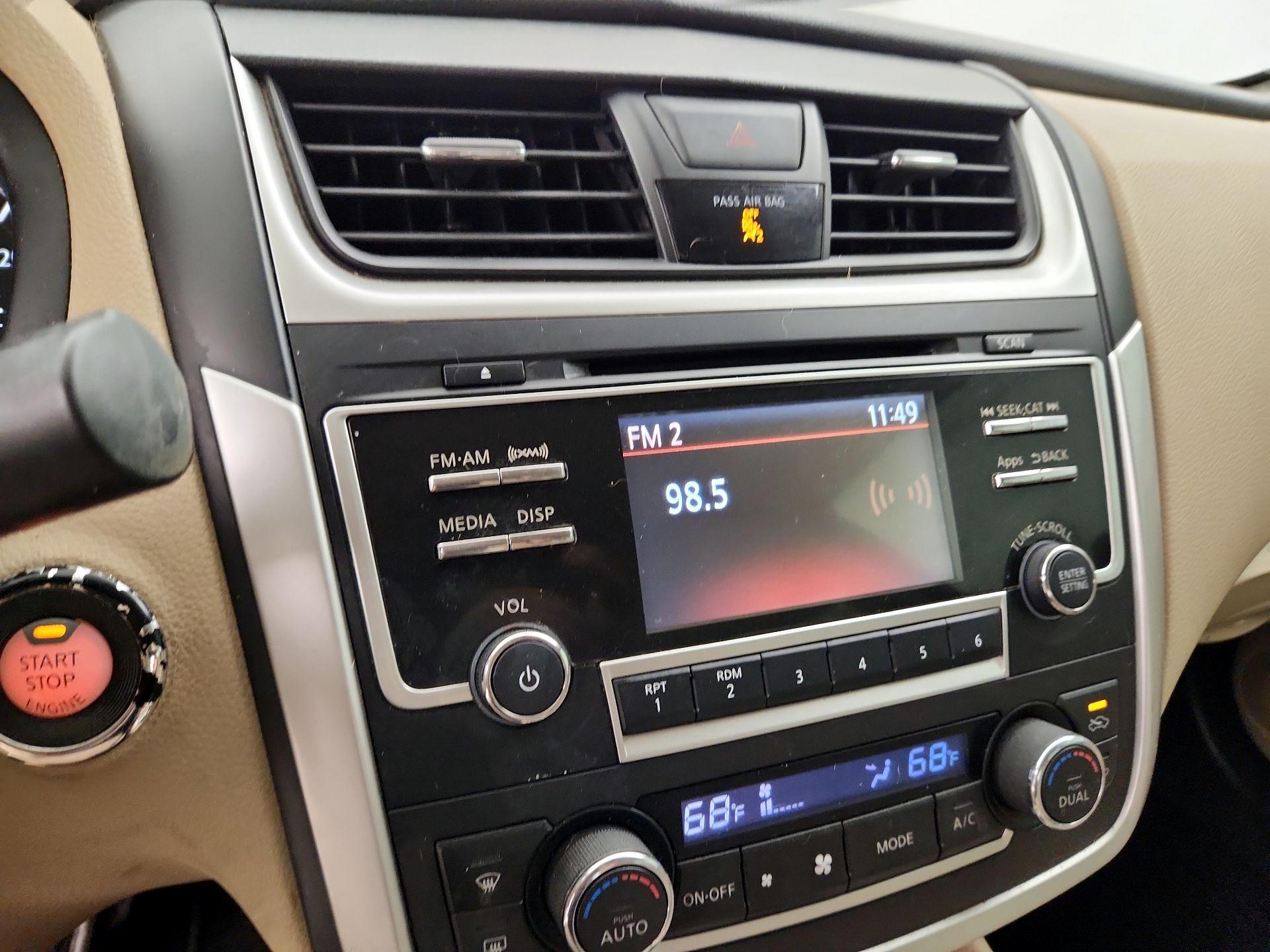 Thumbnail: 2016 Nissan Altima - 15