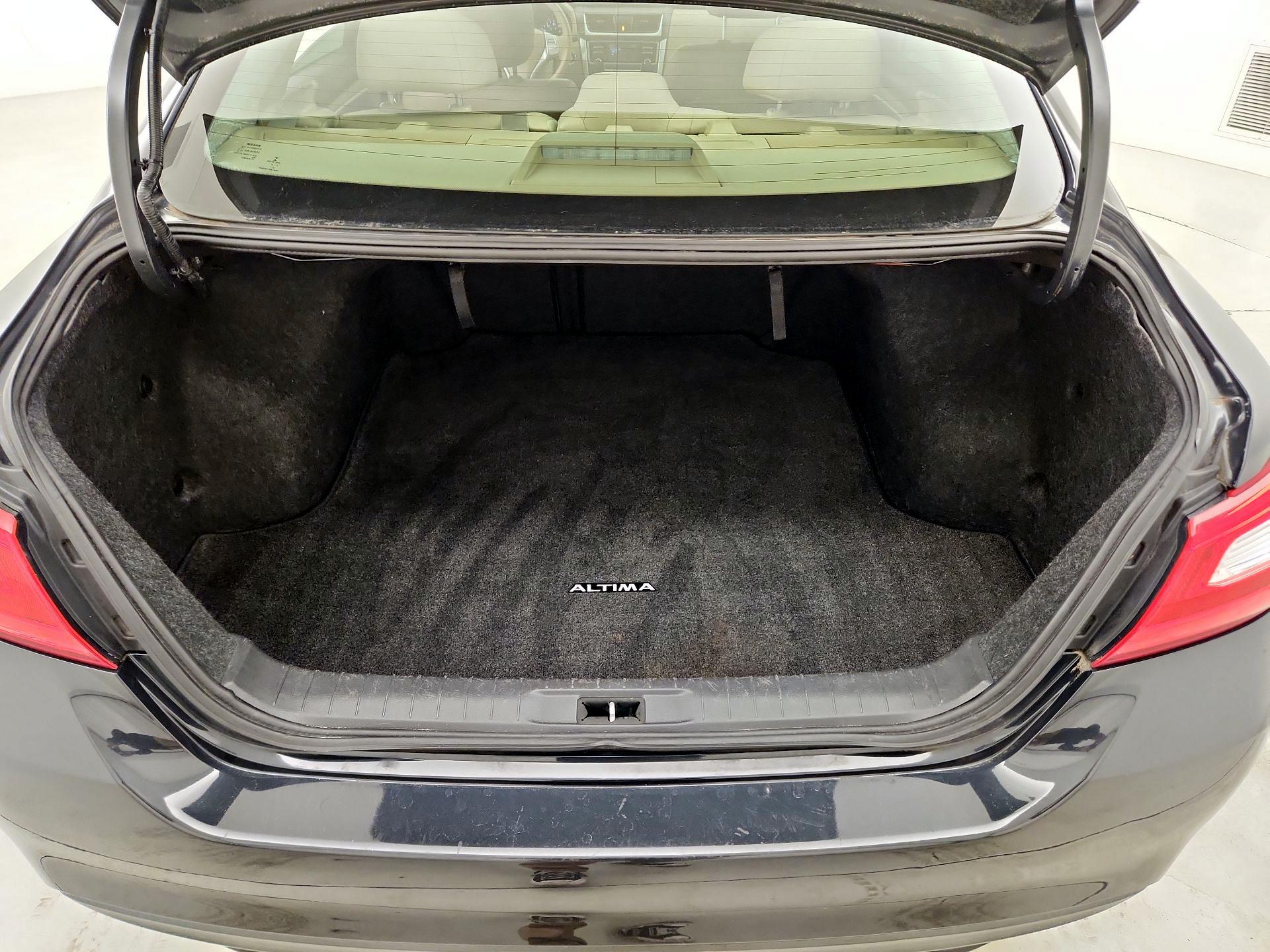 Thumbnail: 2016 Nissan Altima - 20