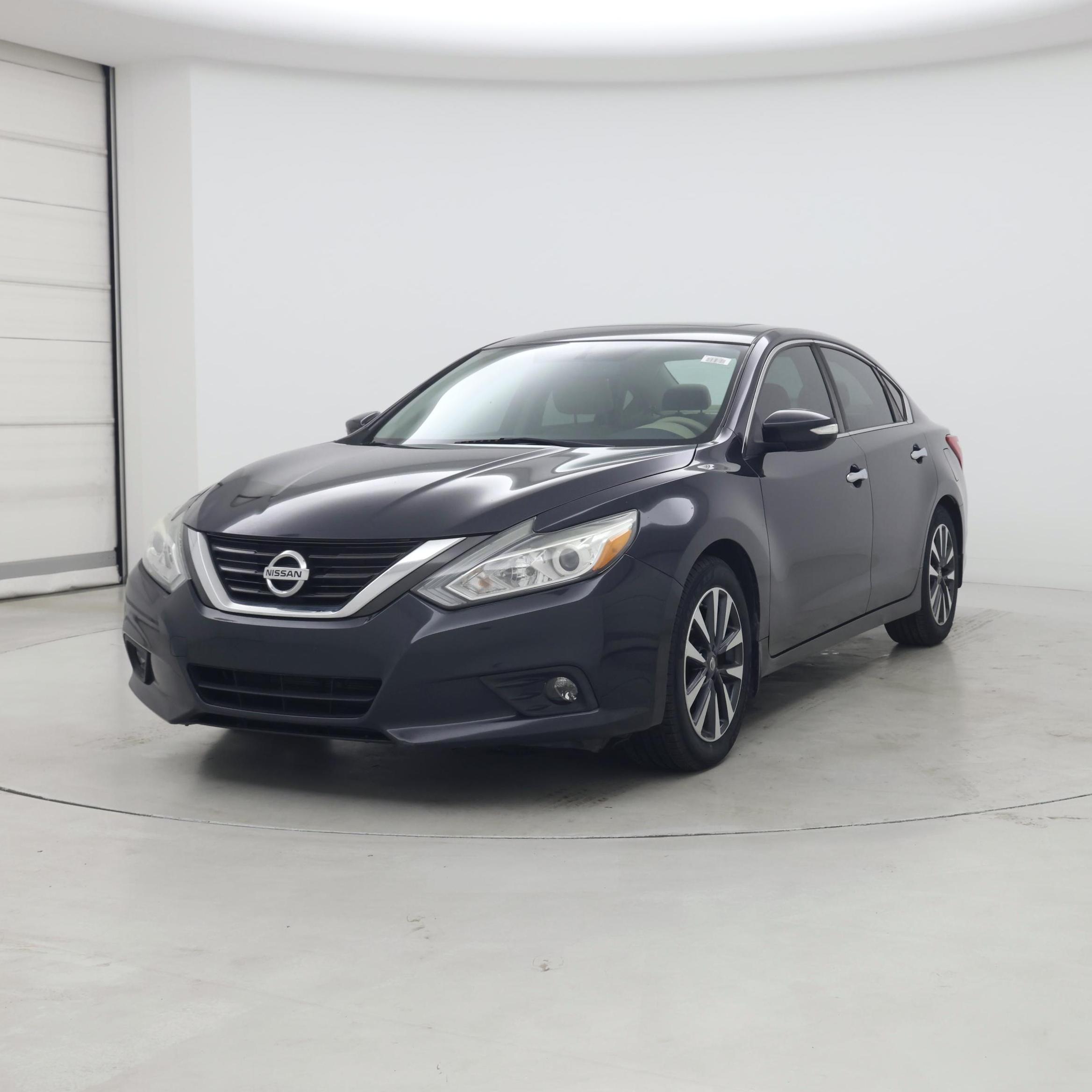 Thumbnail: 2016 Nissan Altima - 4
