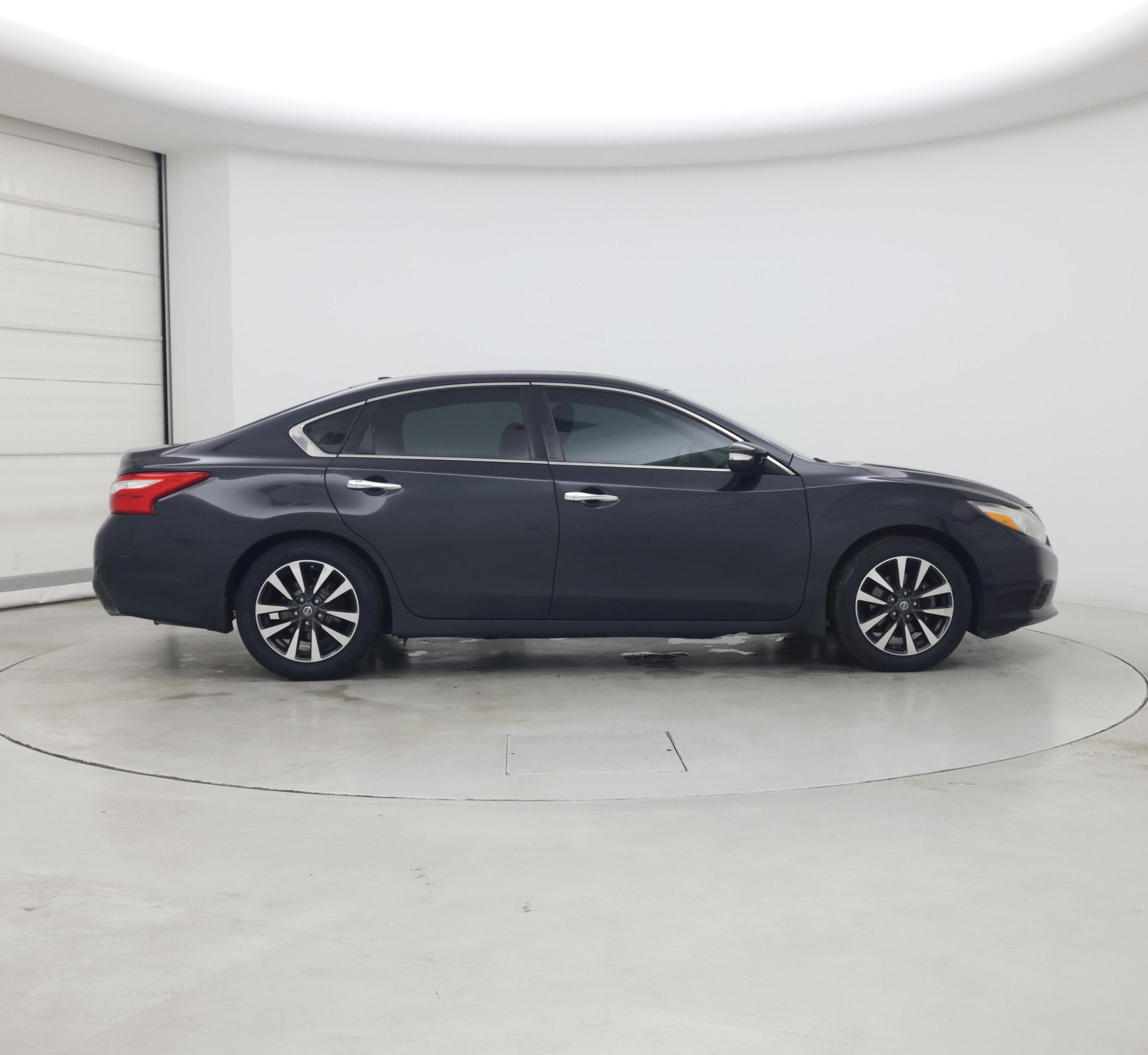 Thumbnail: 2016 Nissan Altima - 7