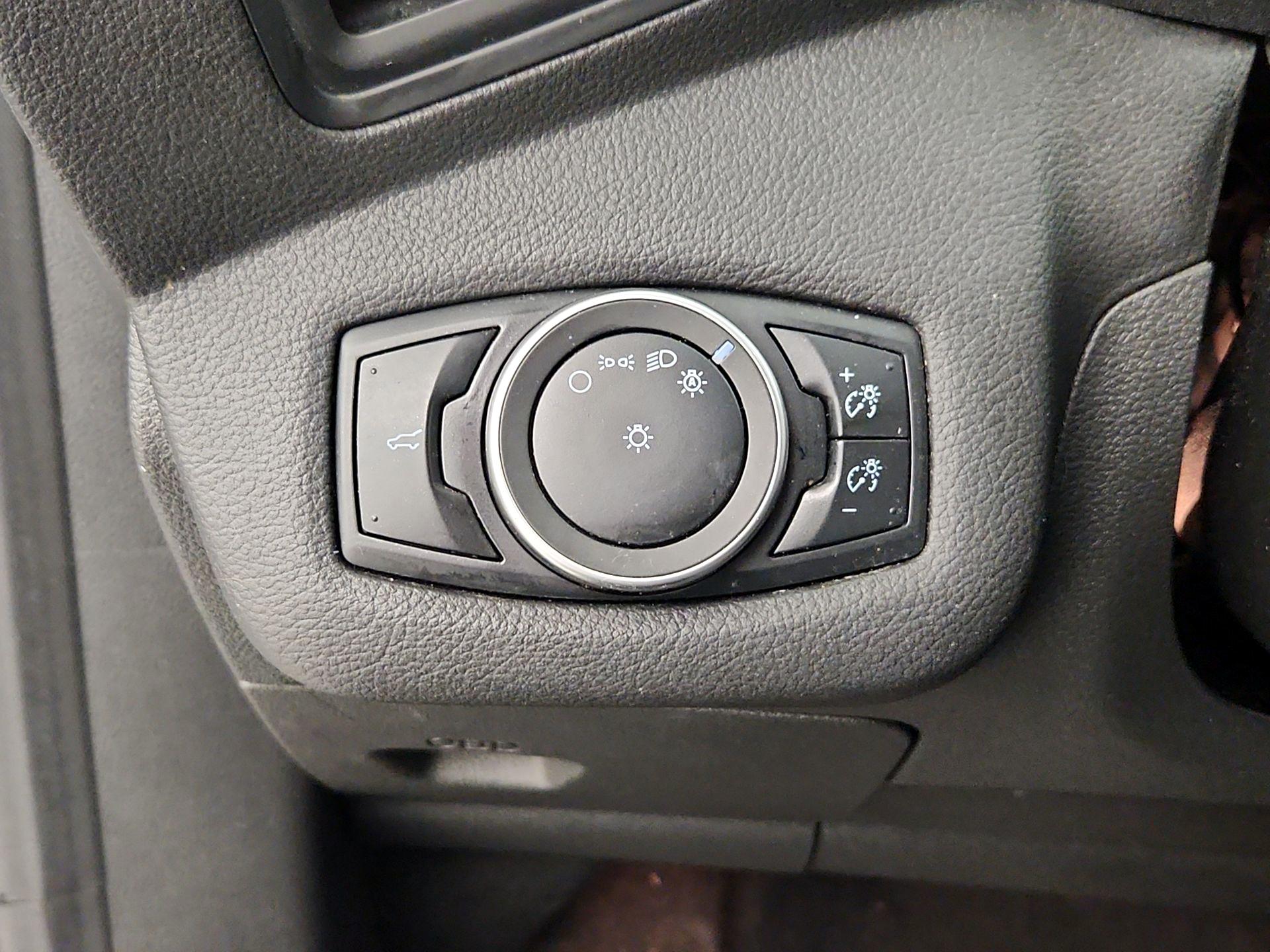 Thumbnail: 2019 Ford Escape - 13