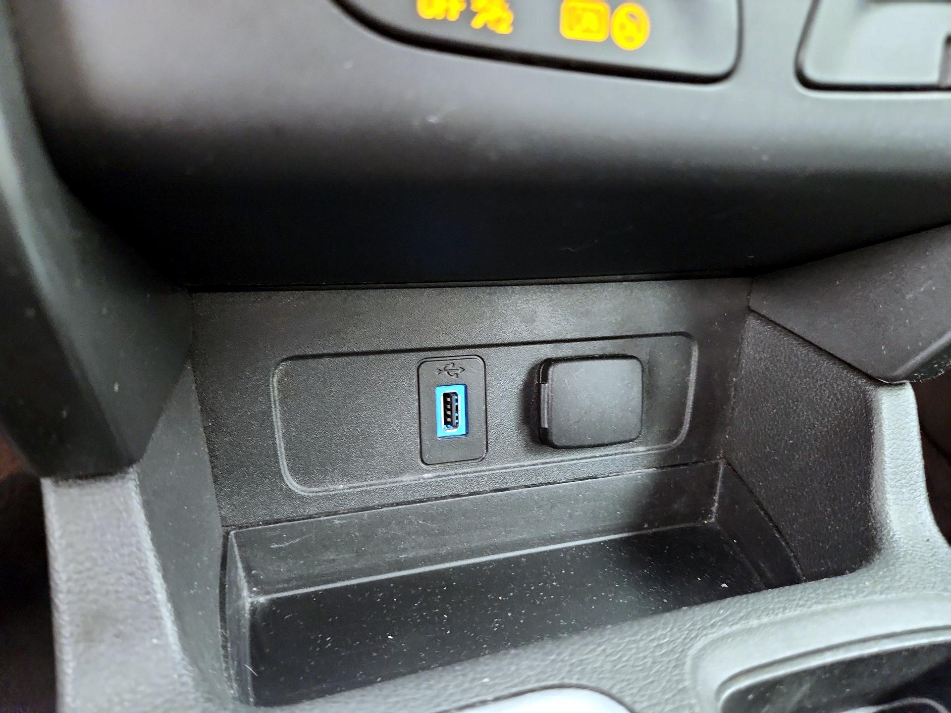 Thumbnail: 2019 Ford Escape - 18