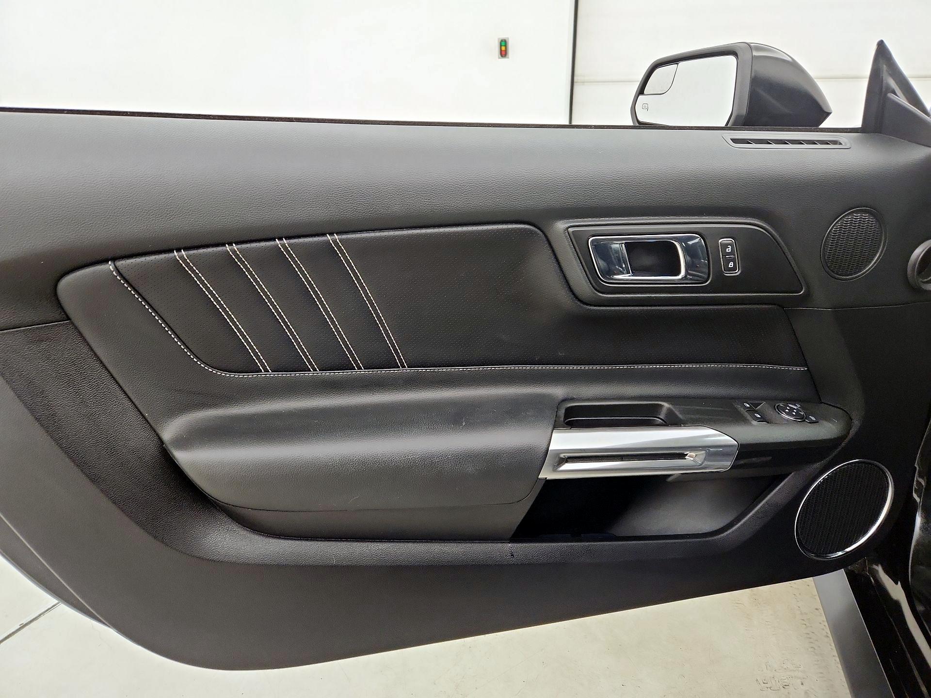 Thumbnail: 2015 Ford Mustang - 12