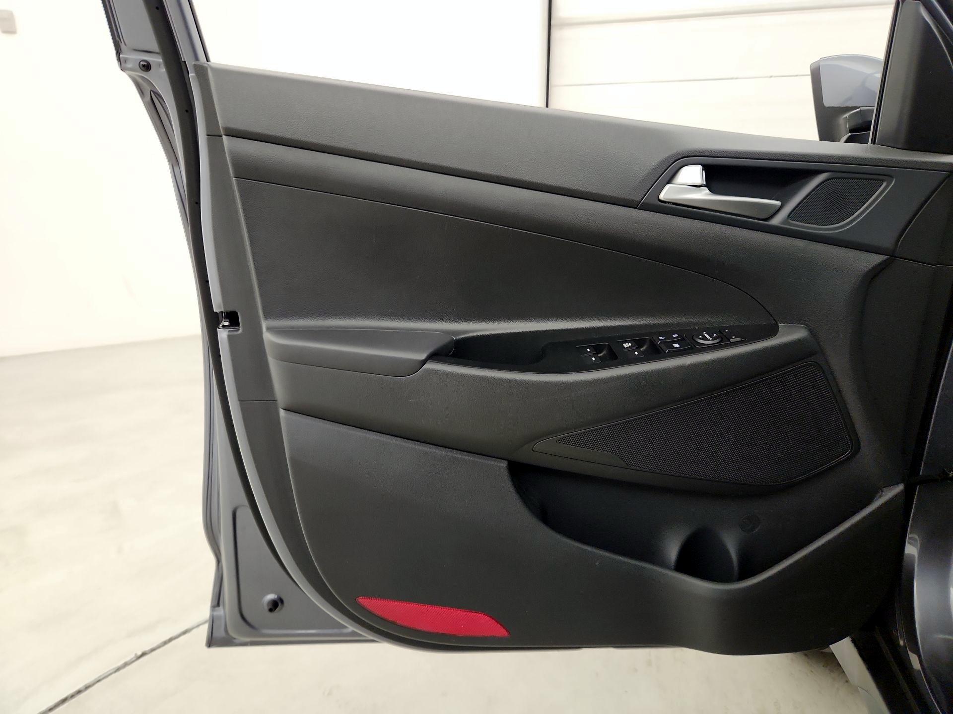 Thumbnail: 2021 Hyundai Tucson - 12