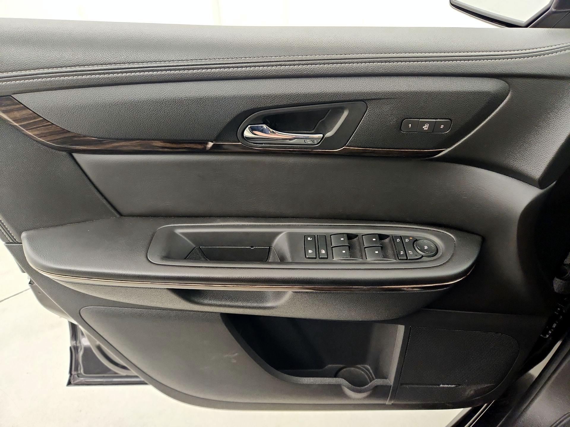 Thumbnail: 2015 GMC Acadia - 12