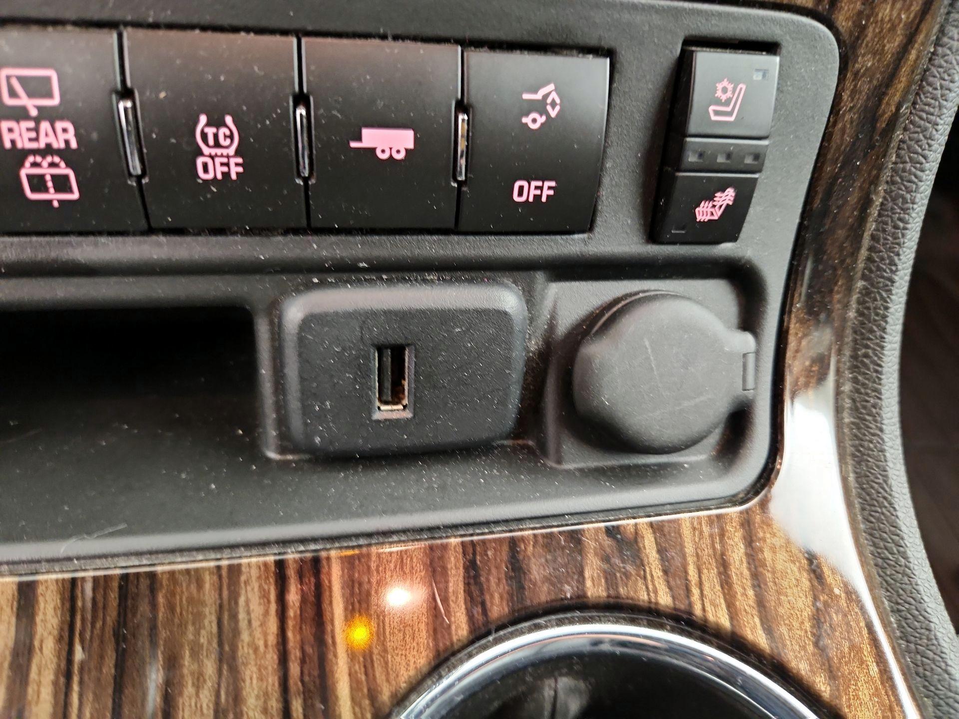 Thumbnail: 2015 GMC Acadia - 19