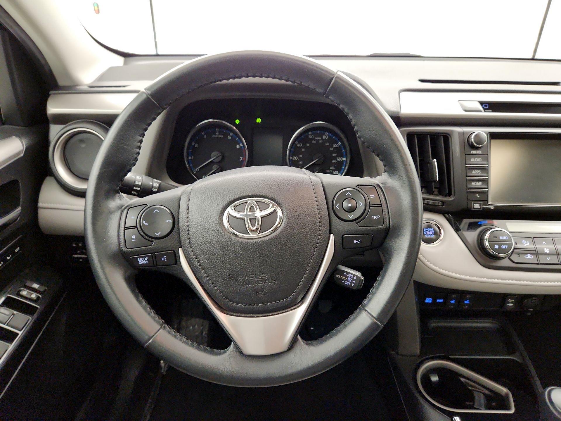 Thumbnail: 2018 Toyota RAV4 - 10