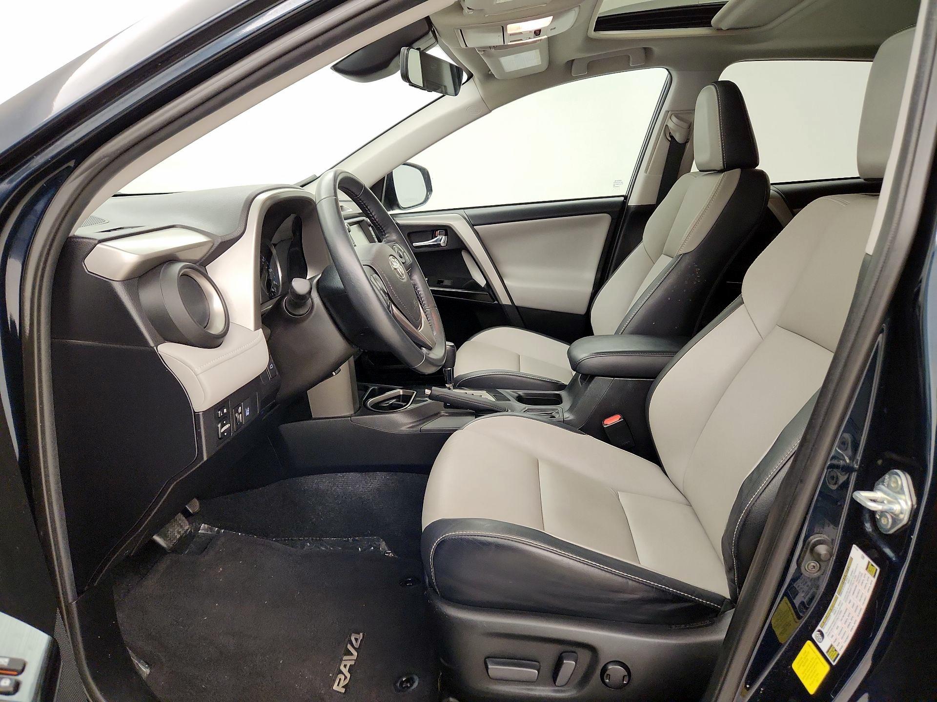 Thumbnail: 2018 Toyota RAV4 - 11
