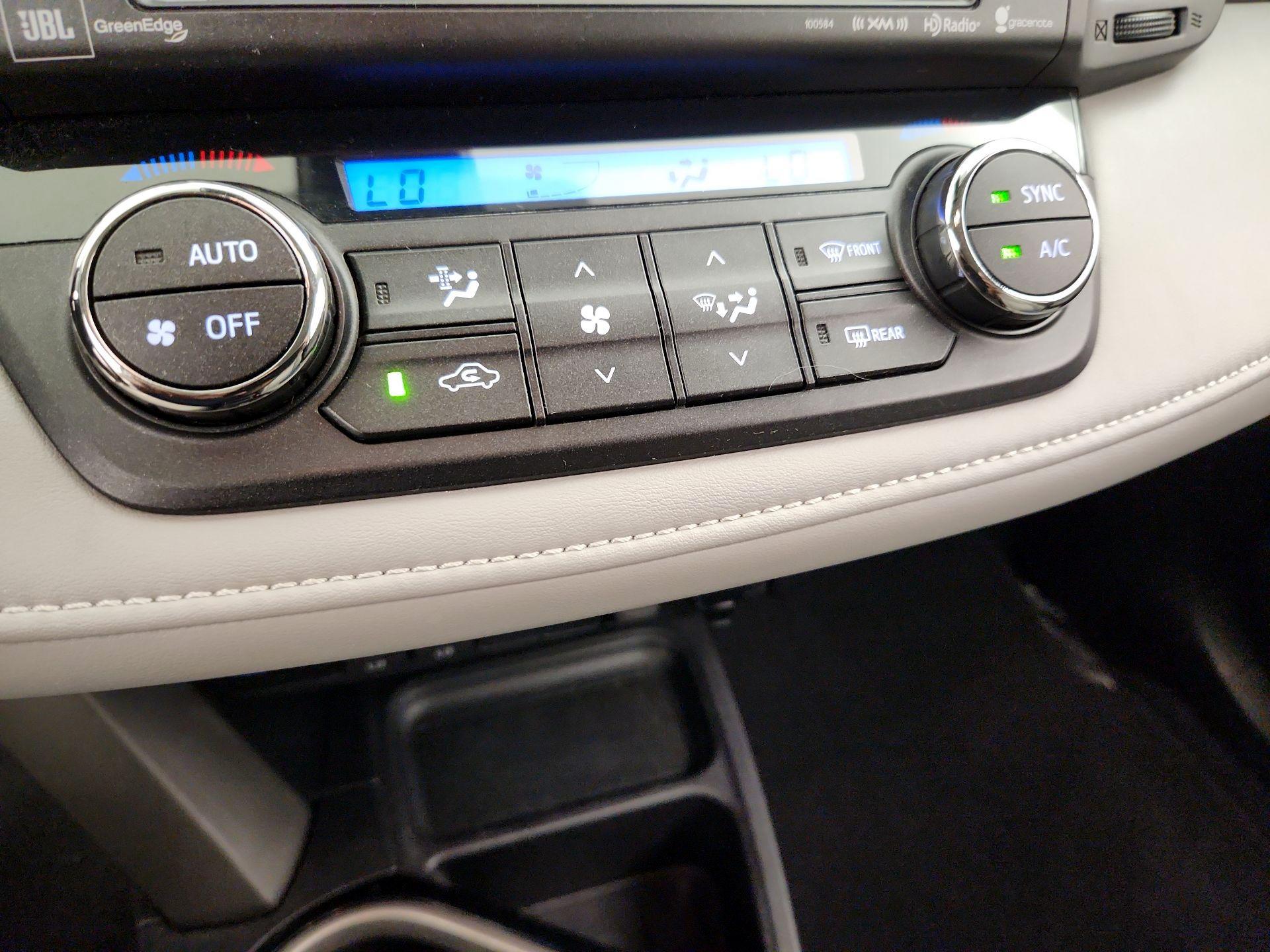 Thumbnail: 2018 Toyota RAV4 - 17