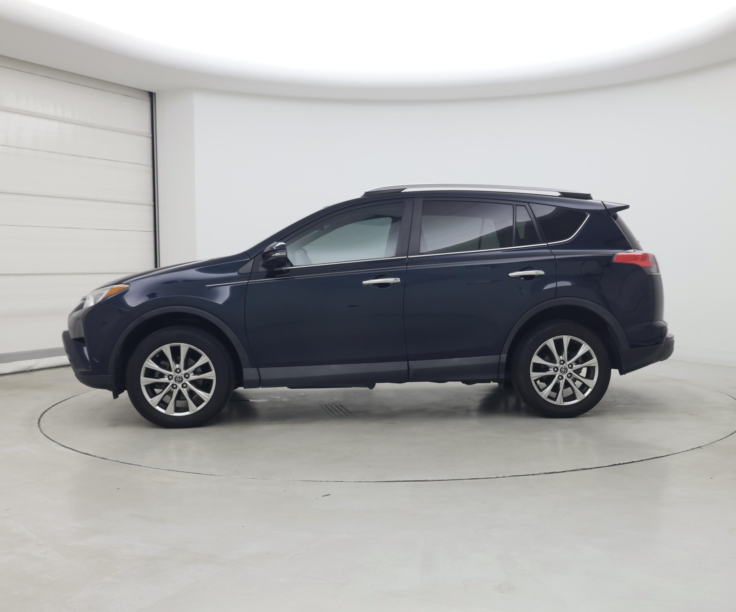 Thumbnail: 2018 Toyota RAV4 - 3