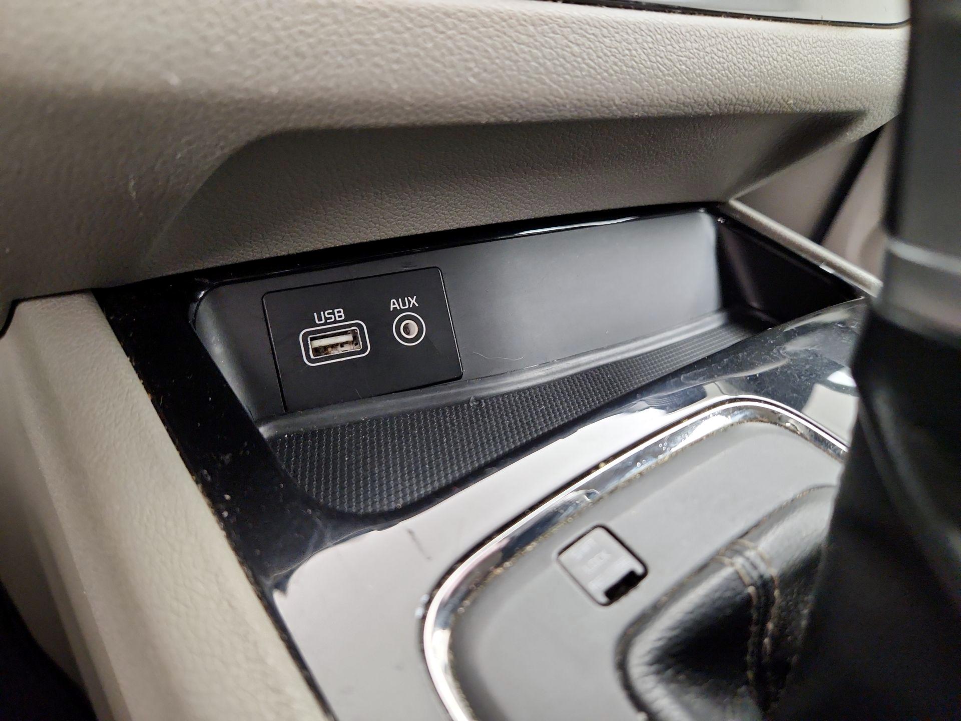 Thumbnail: 2018 Kia Sedona - 18