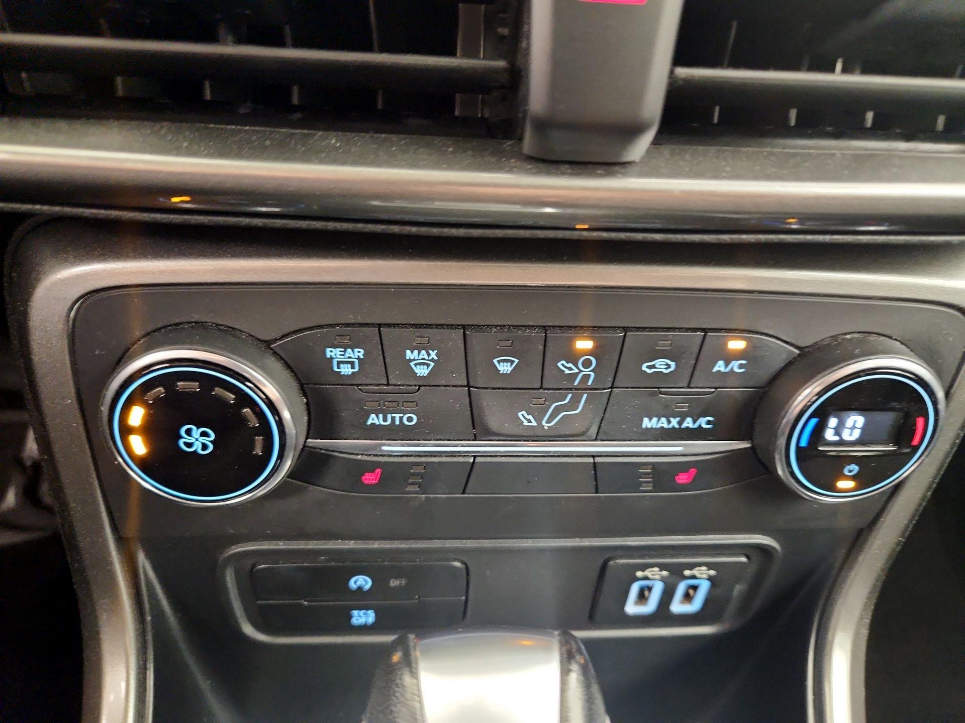 Thumbnail: 2018 Ford EcoSport - 16