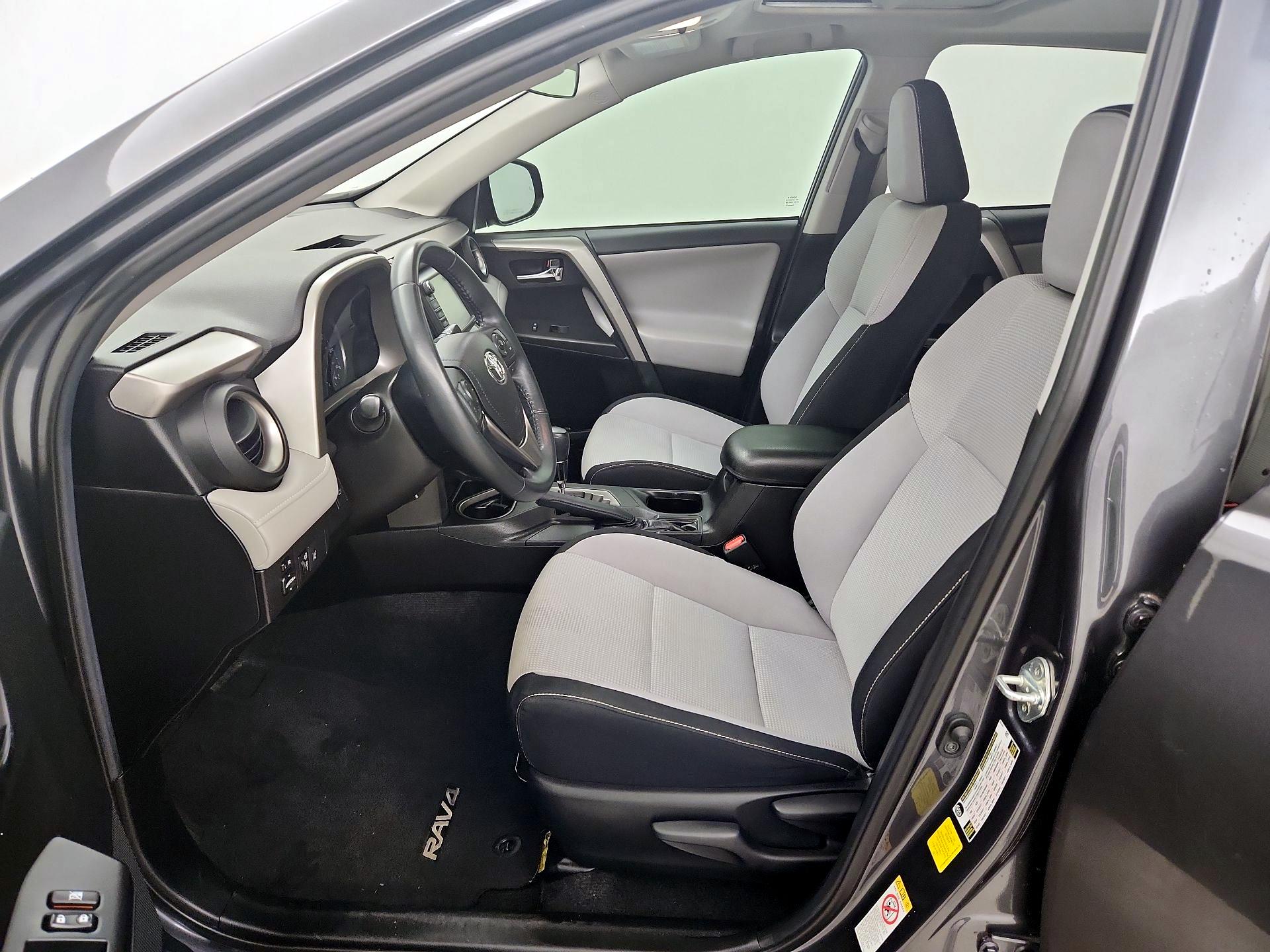 Thumbnail: 2018 Toyota RAV4 - 11