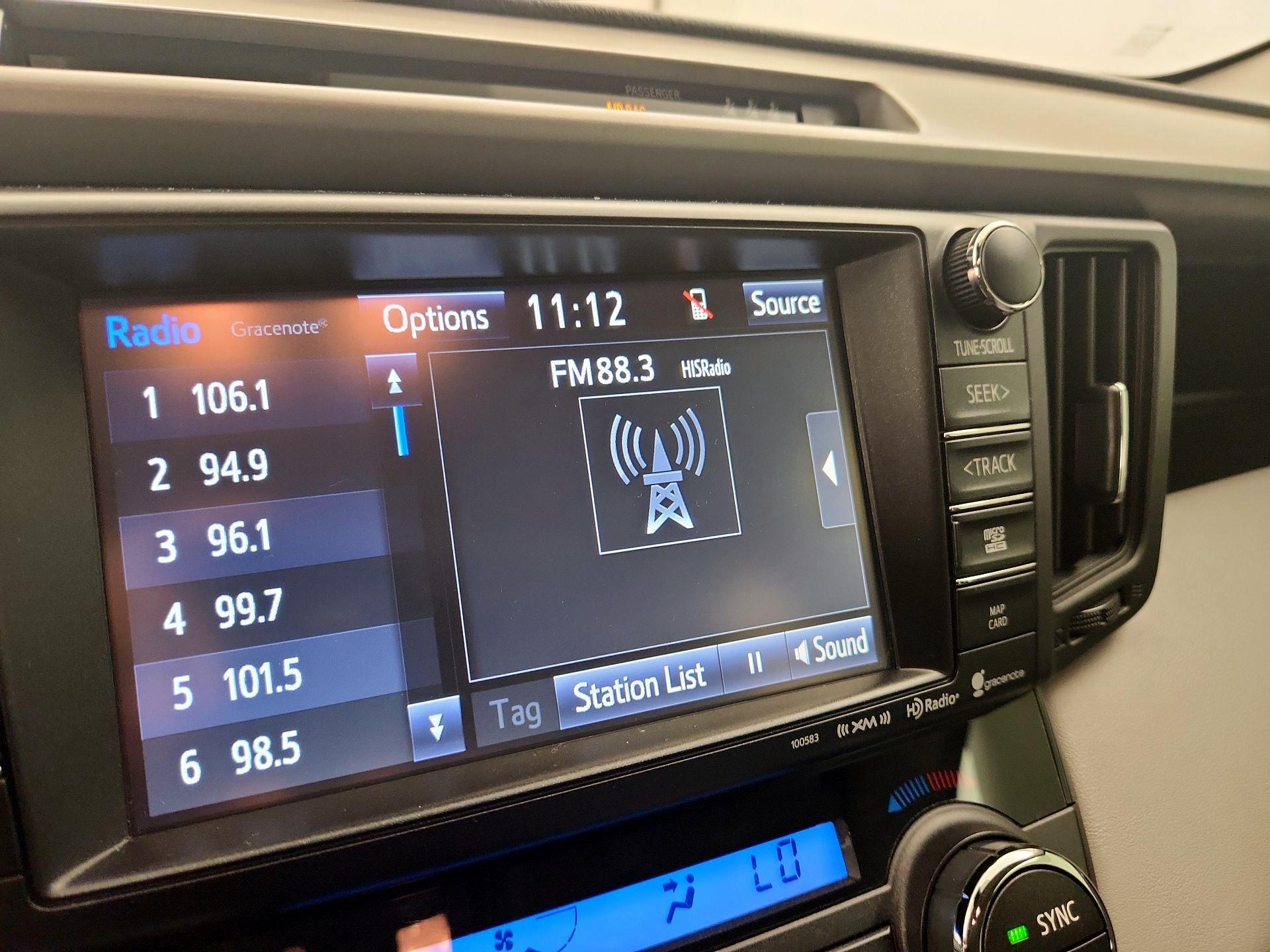 Thumbnail: 2018 Toyota RAV4 - 15