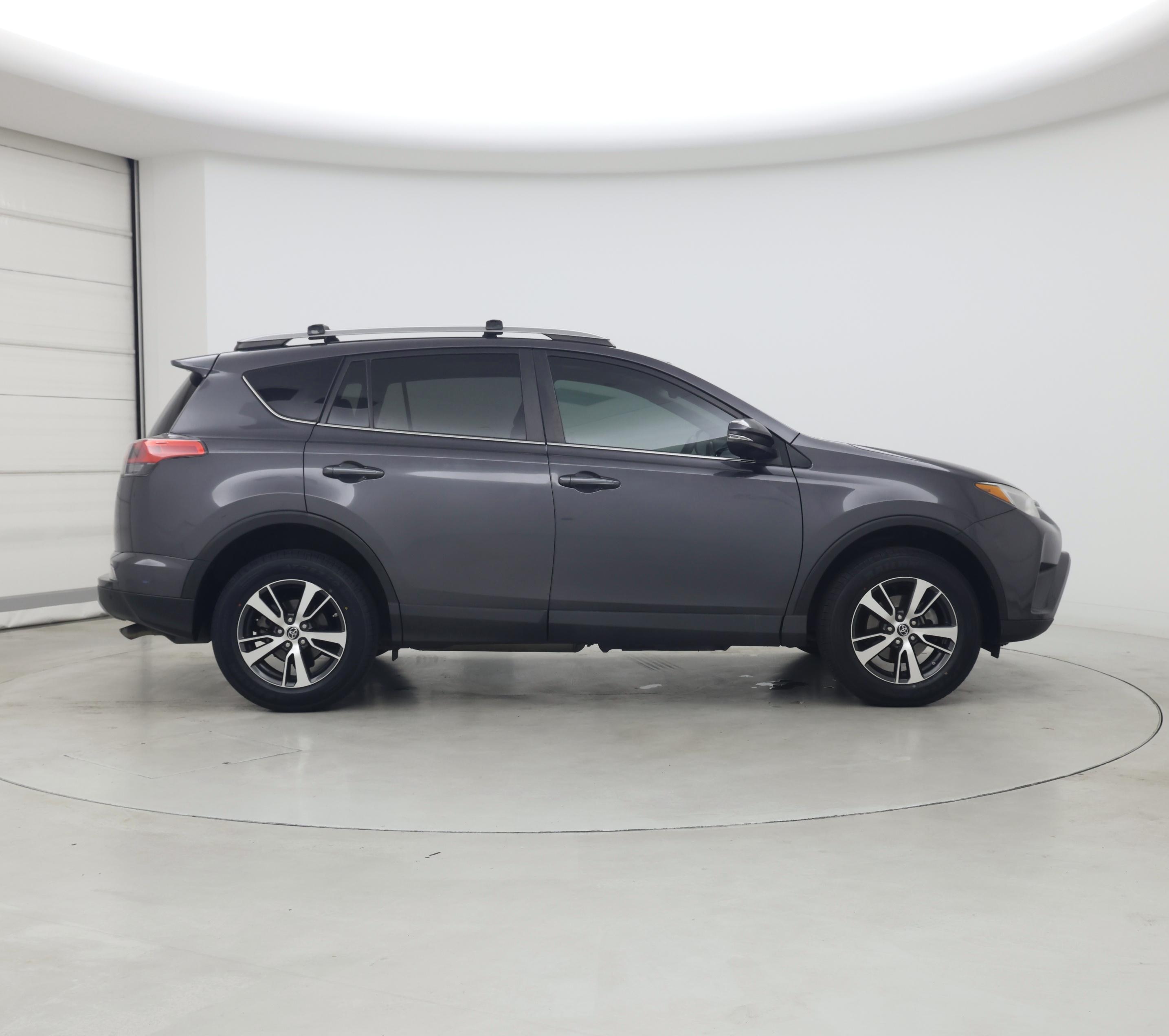Thumbnail: 2018 Toyota RAV4 - 7