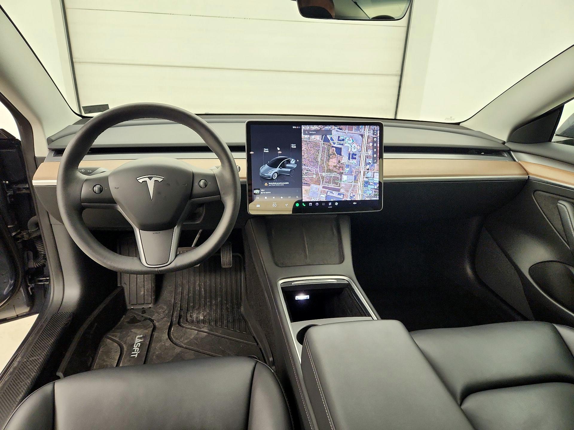 Thumbnail: 2022 Tesla Model 3 - 9