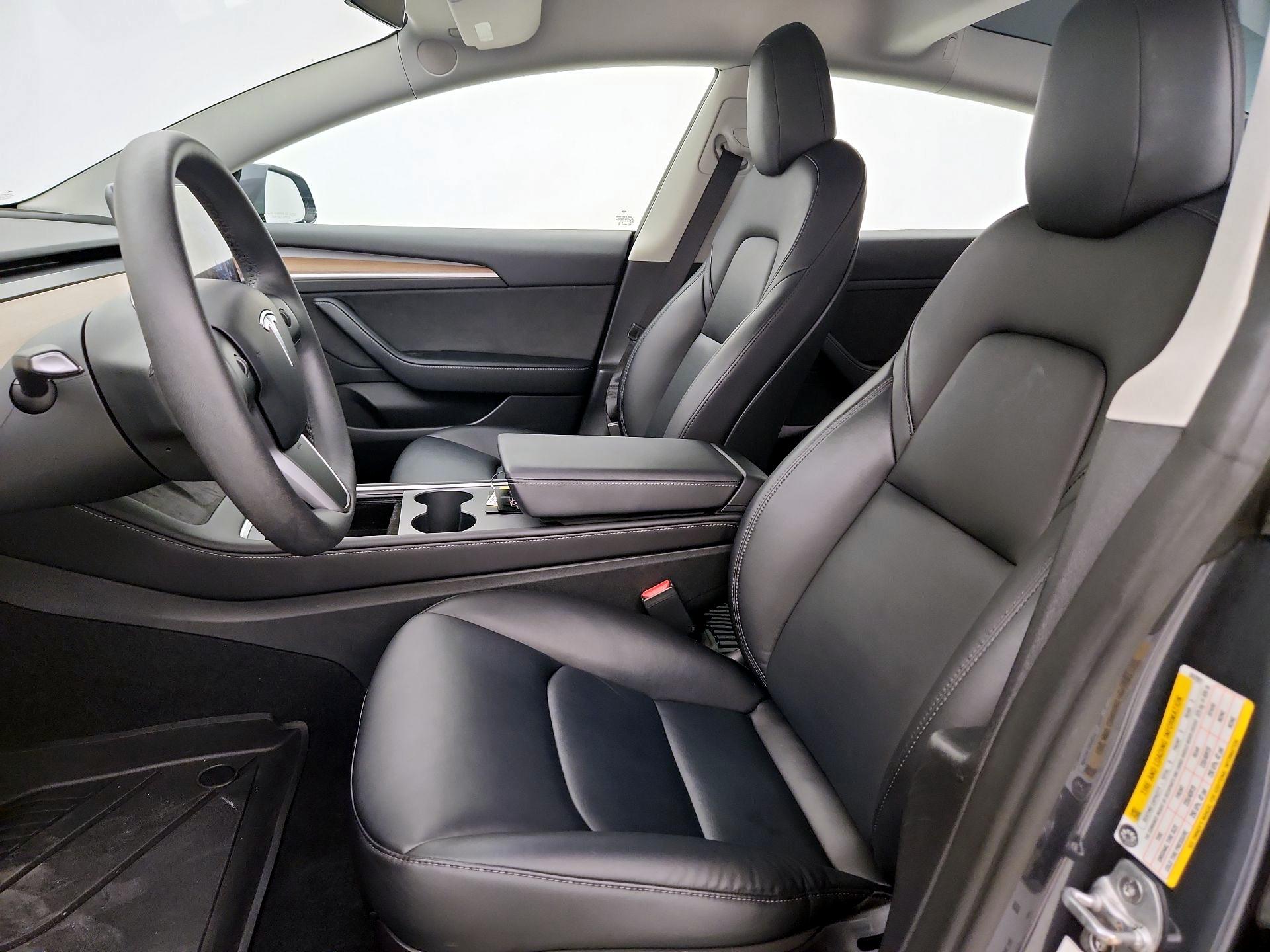 Thumbnail: 2022 Tesla Model 3 - 11