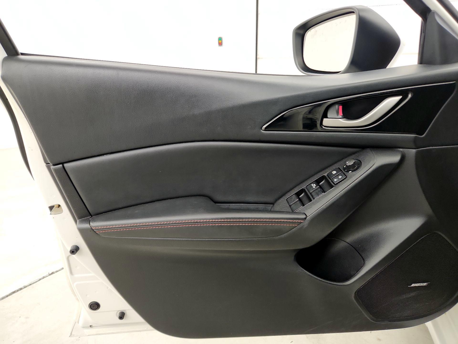 Thumbnail: 2016 Mazda Mazda3 - 12