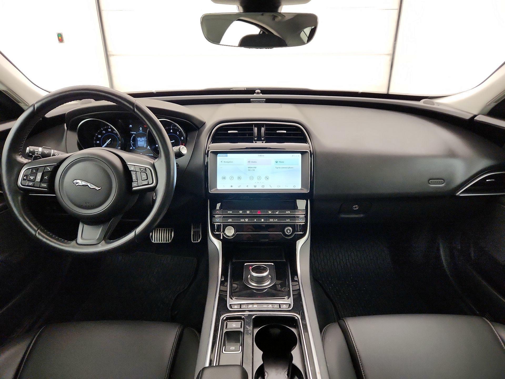 Thumbnail: 2019 Jaguar XE - 9