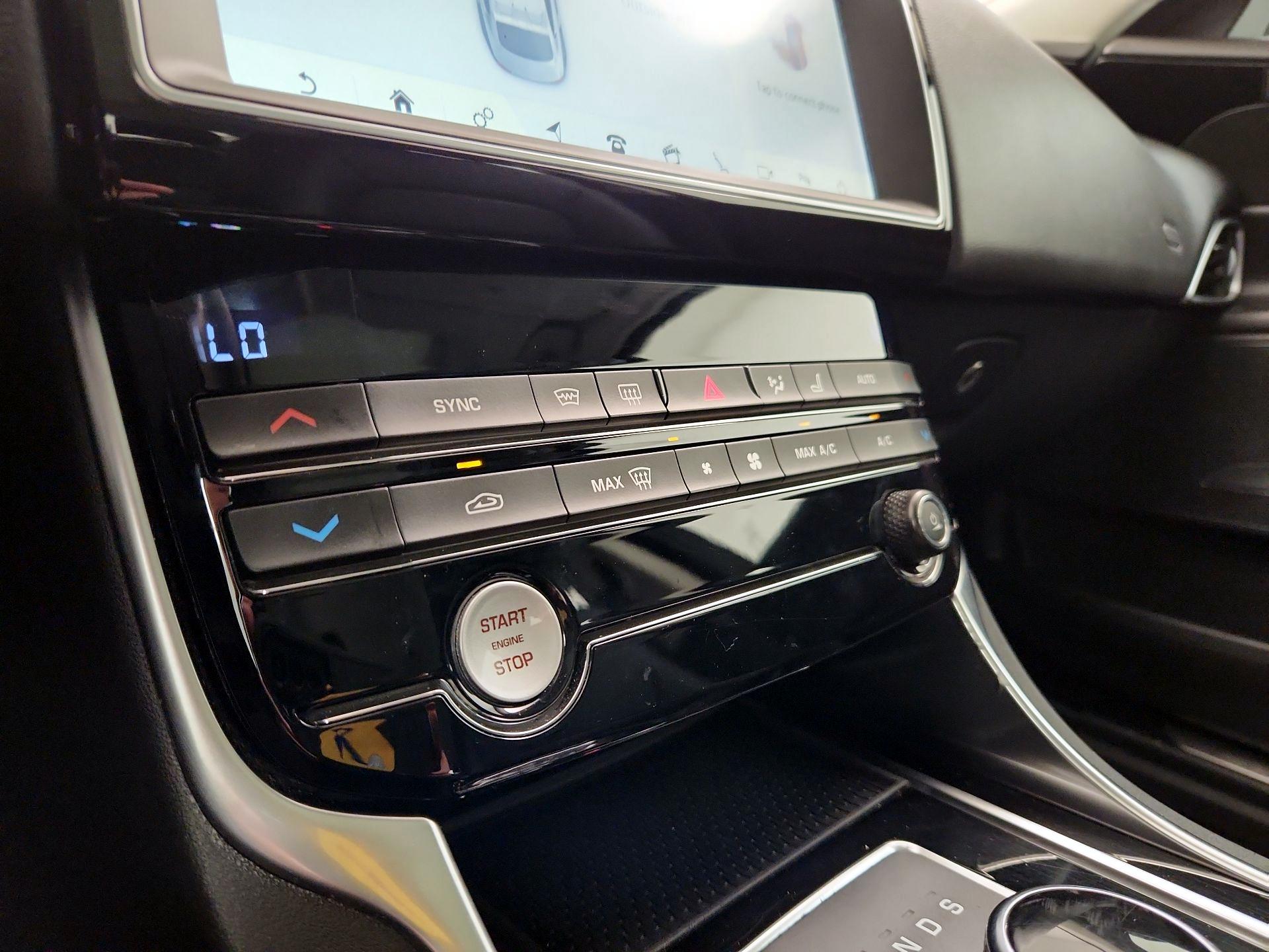 Thumbnail: 2019 Jaguar XE - 17
