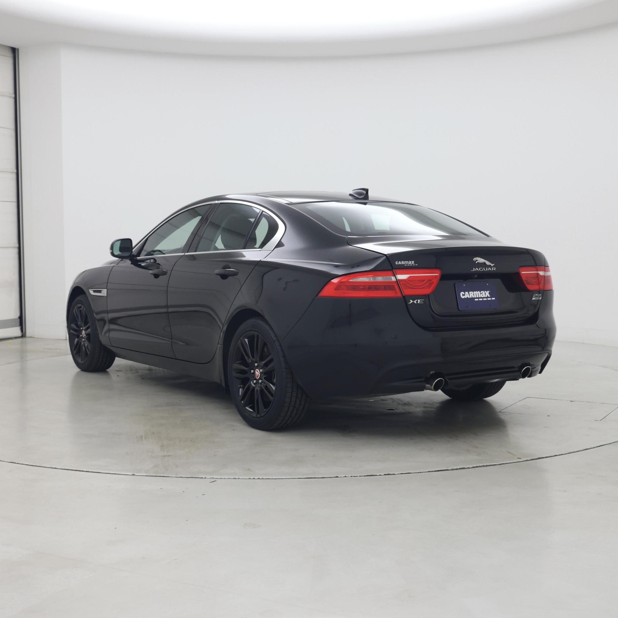 Thumbnail: 2019 Jaguar XE - 2
