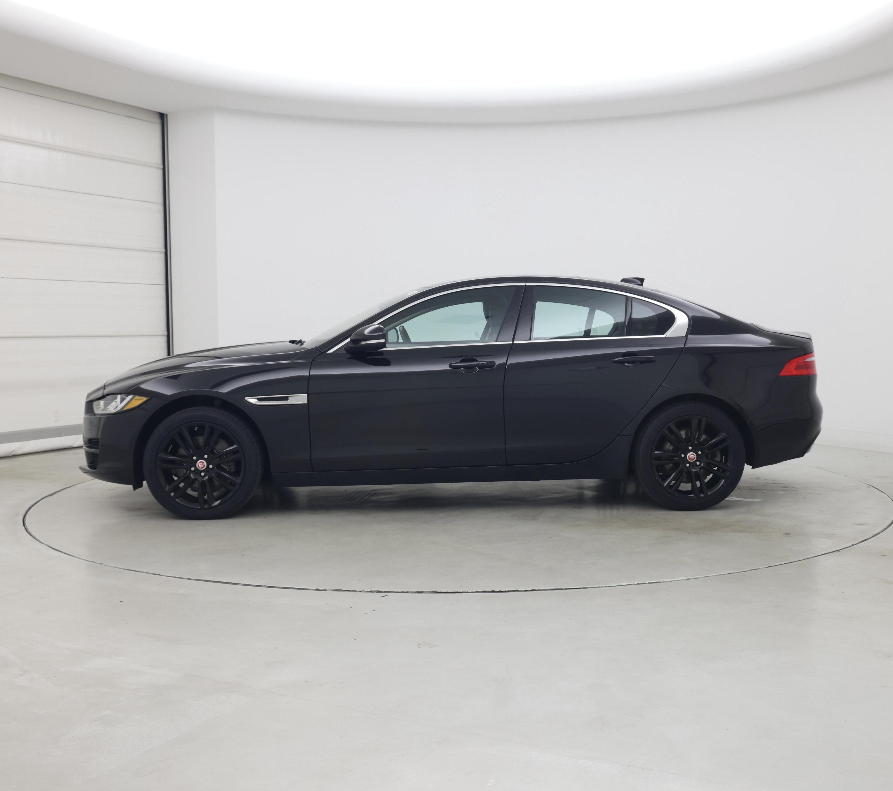 Thumbnail: 2019 Jaguar XE - 3