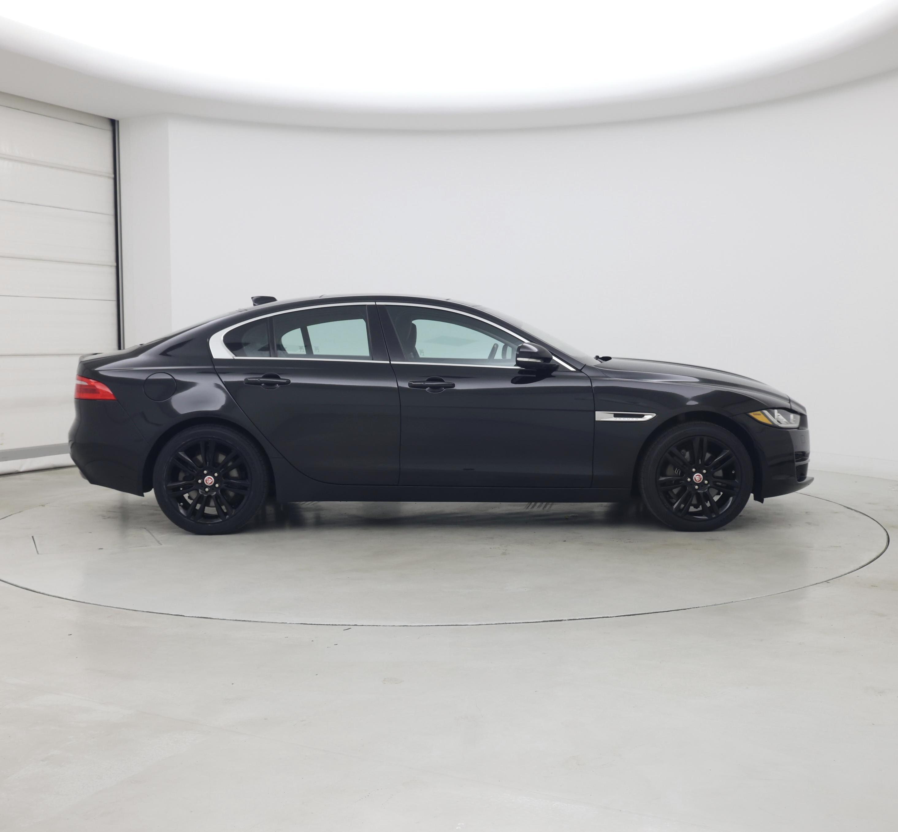 Thumbnail: 2019 Jaguar XE - 7