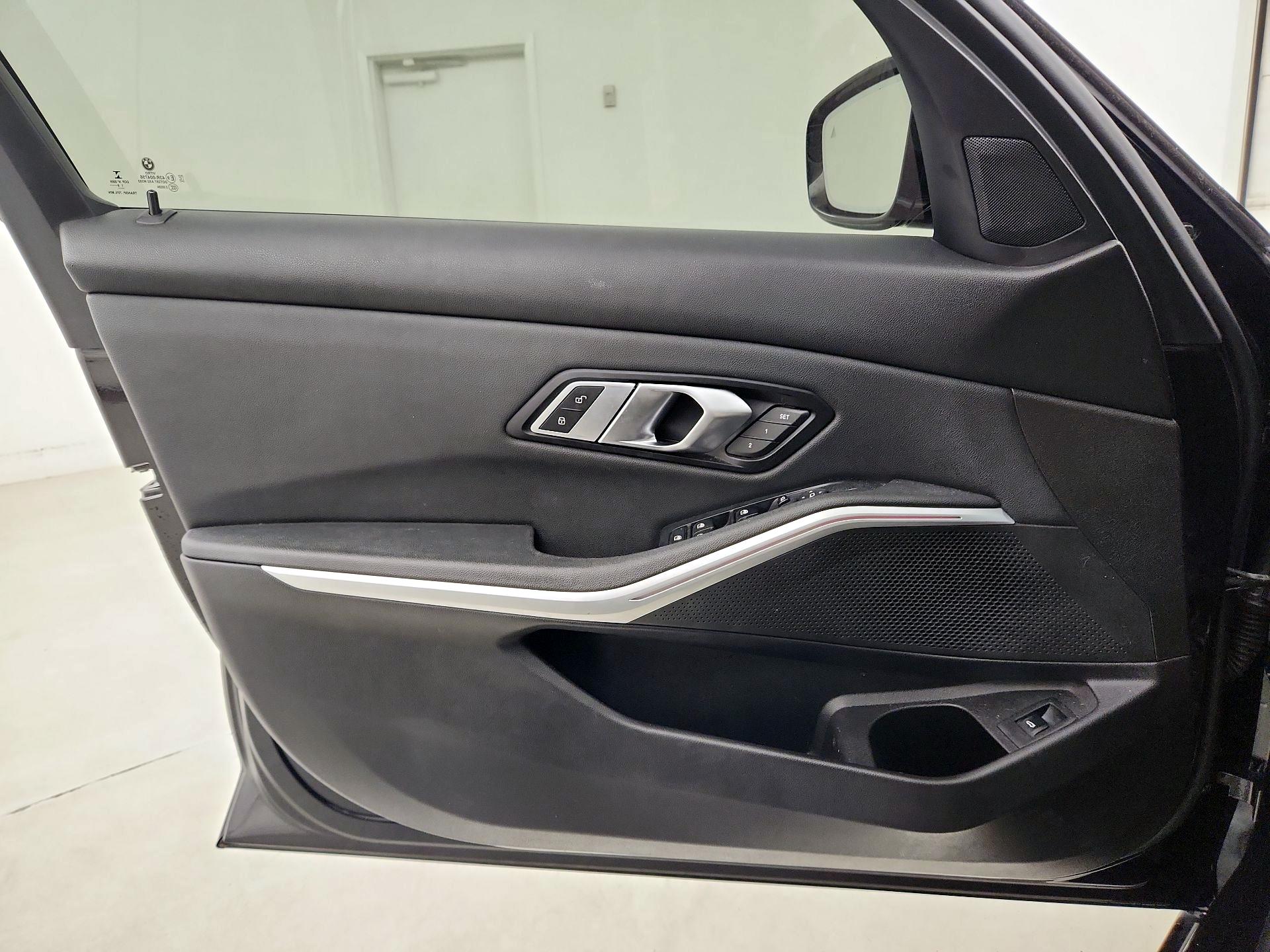 Thumbnail: 2020 BMW 3 Series - 12