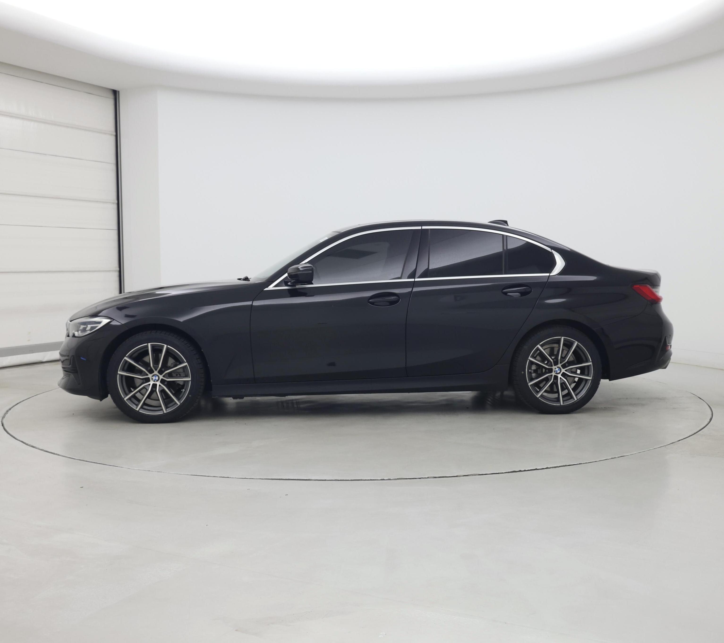 Thumbnail: 2020 BMW 3 Series - 3