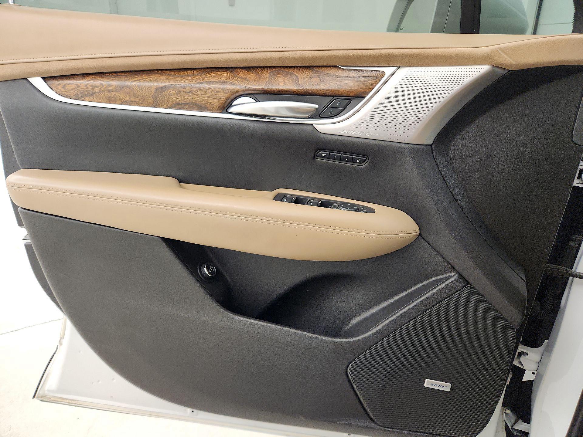 Thumbnail: 2020 Cadillac XT5 - 12