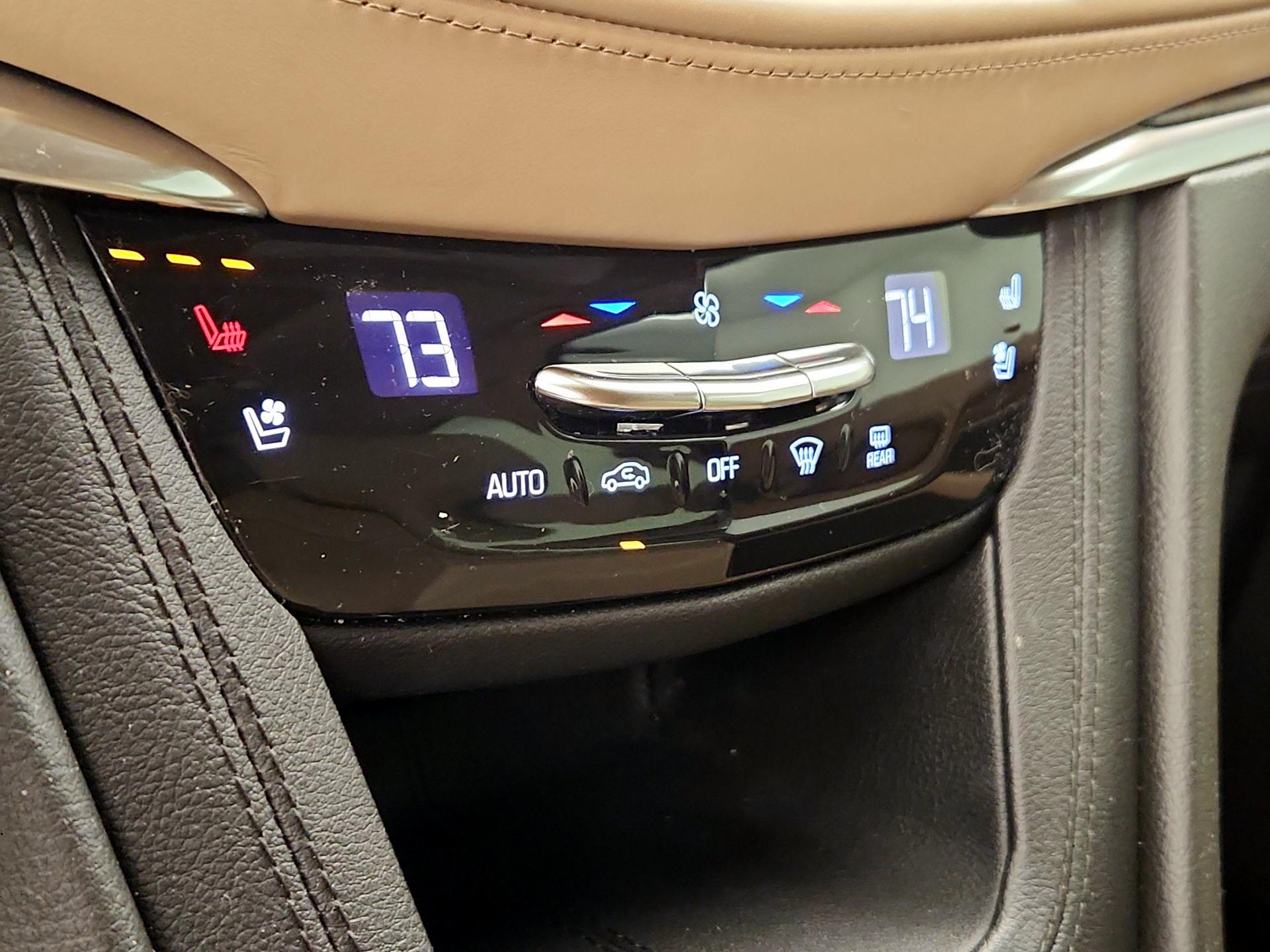 Thumbnail: 2020 Cadillac XT5 - 16