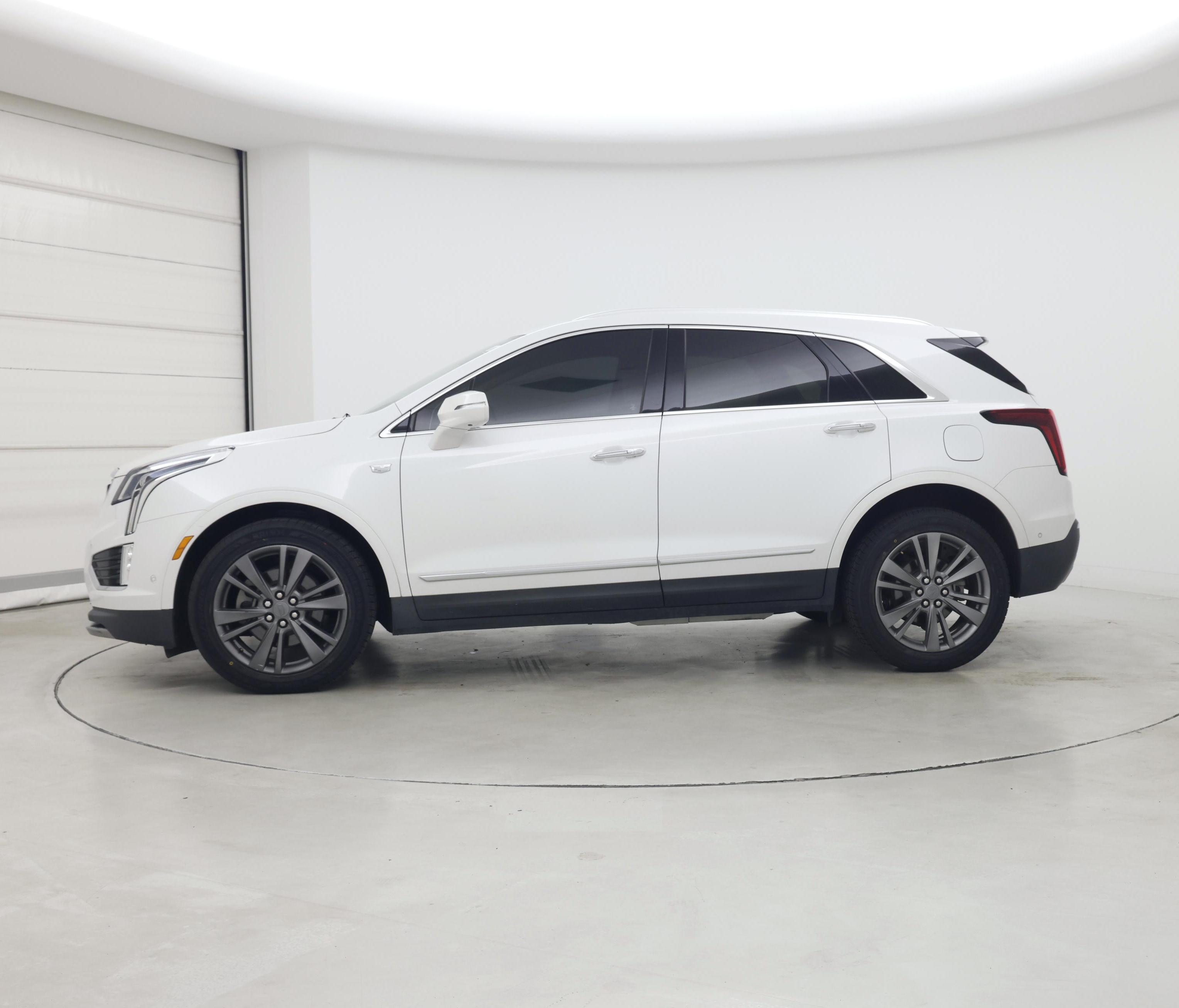 Thumbnail: 2020 Cadillac XT5 - 3