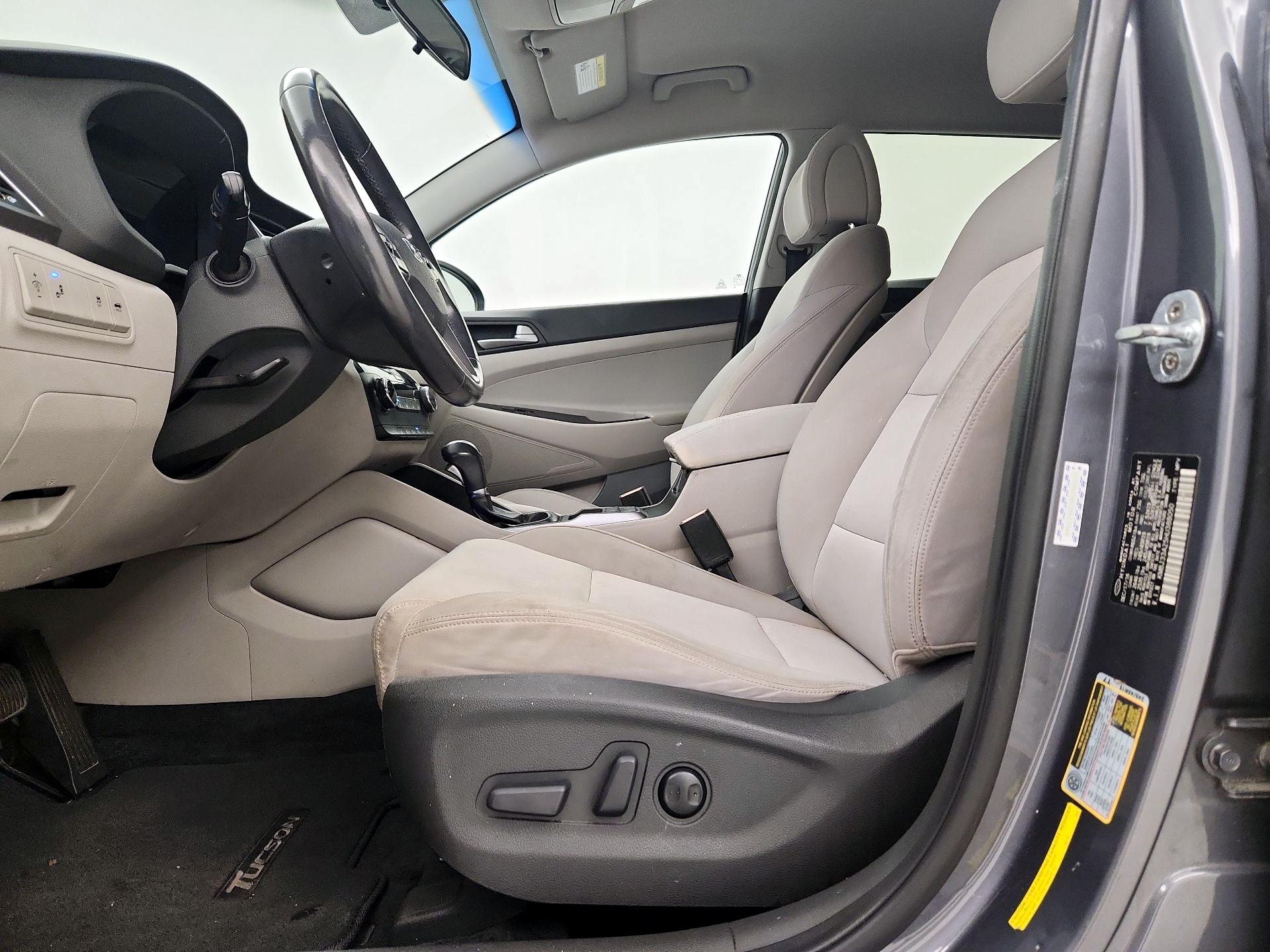 Thumbnail: 2017 Hyundai Tucson - 11