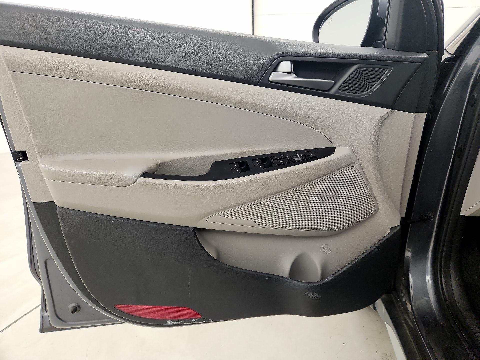 Thumbnail: 2017 Hyundai Tucson - 12