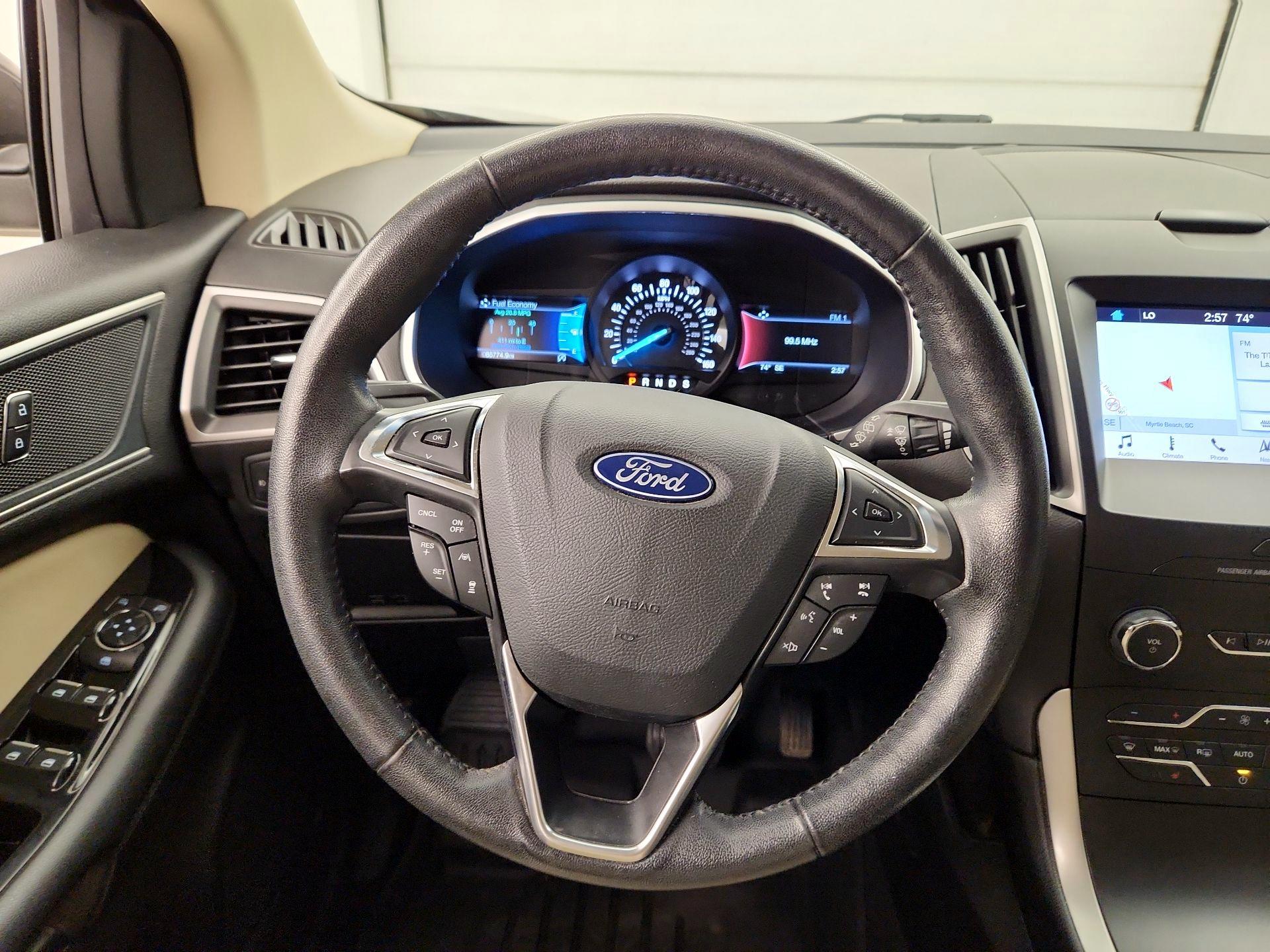 Thumbnail: 2019 Ford Edge - 10