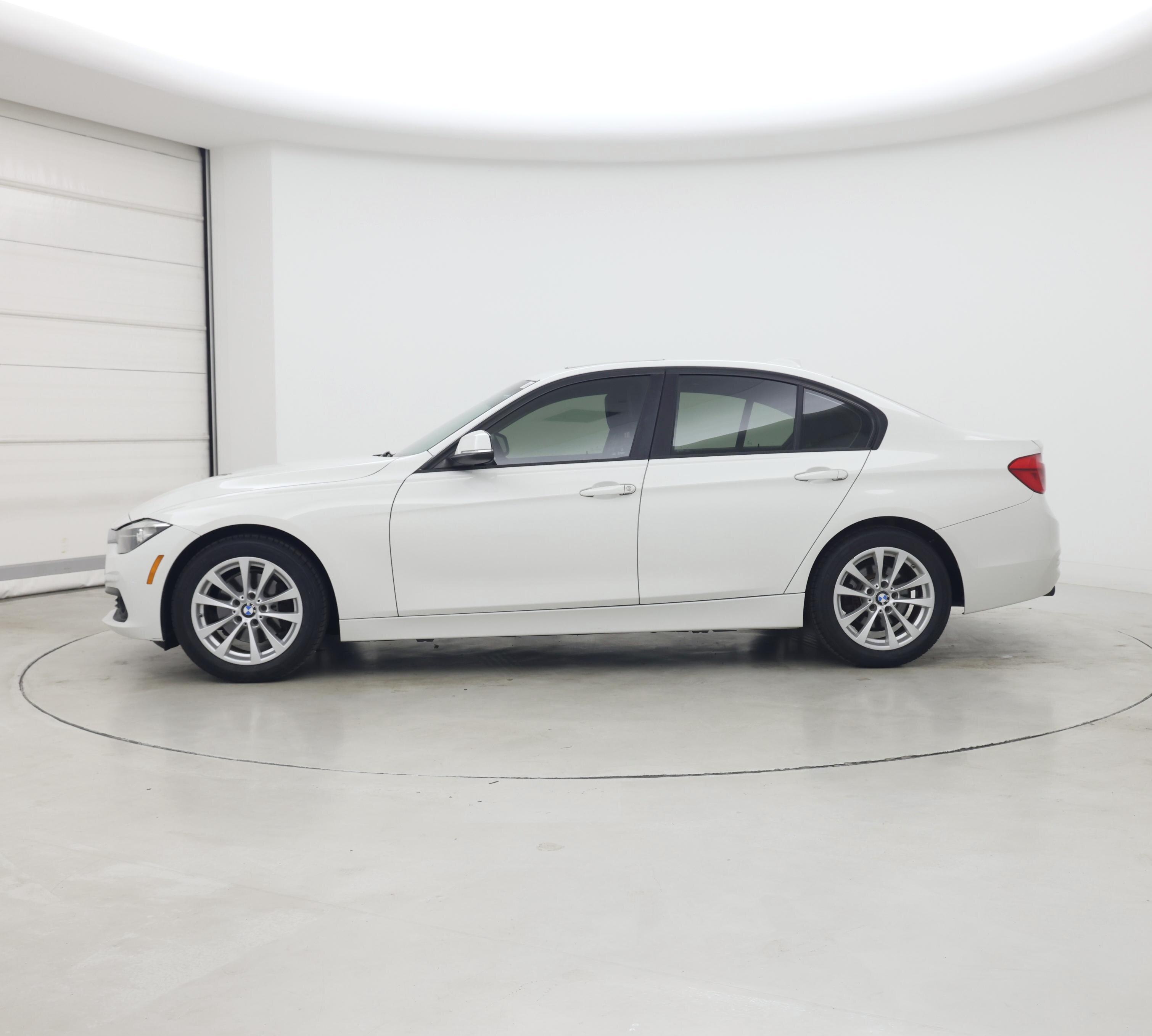 Thumbnail: 2016 BMW 3 Series - 3
