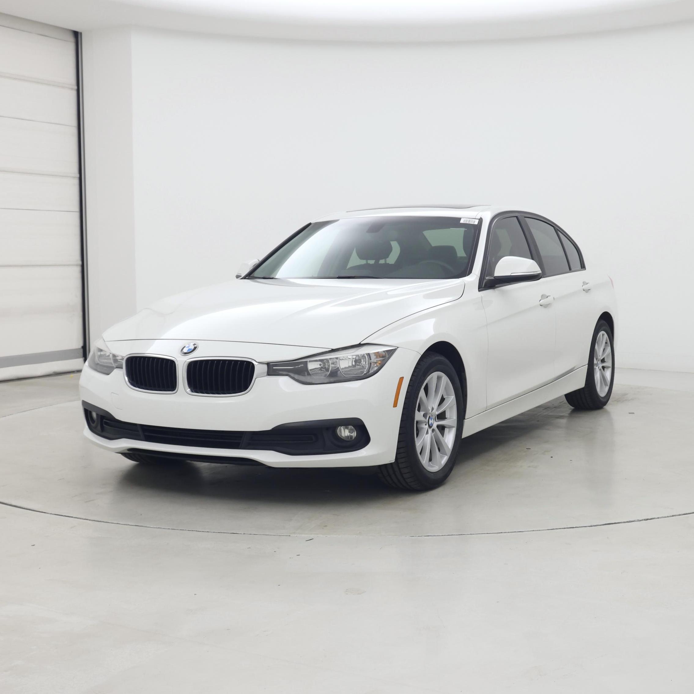 Thumbnail: 2016 BMW 3 Series - 4