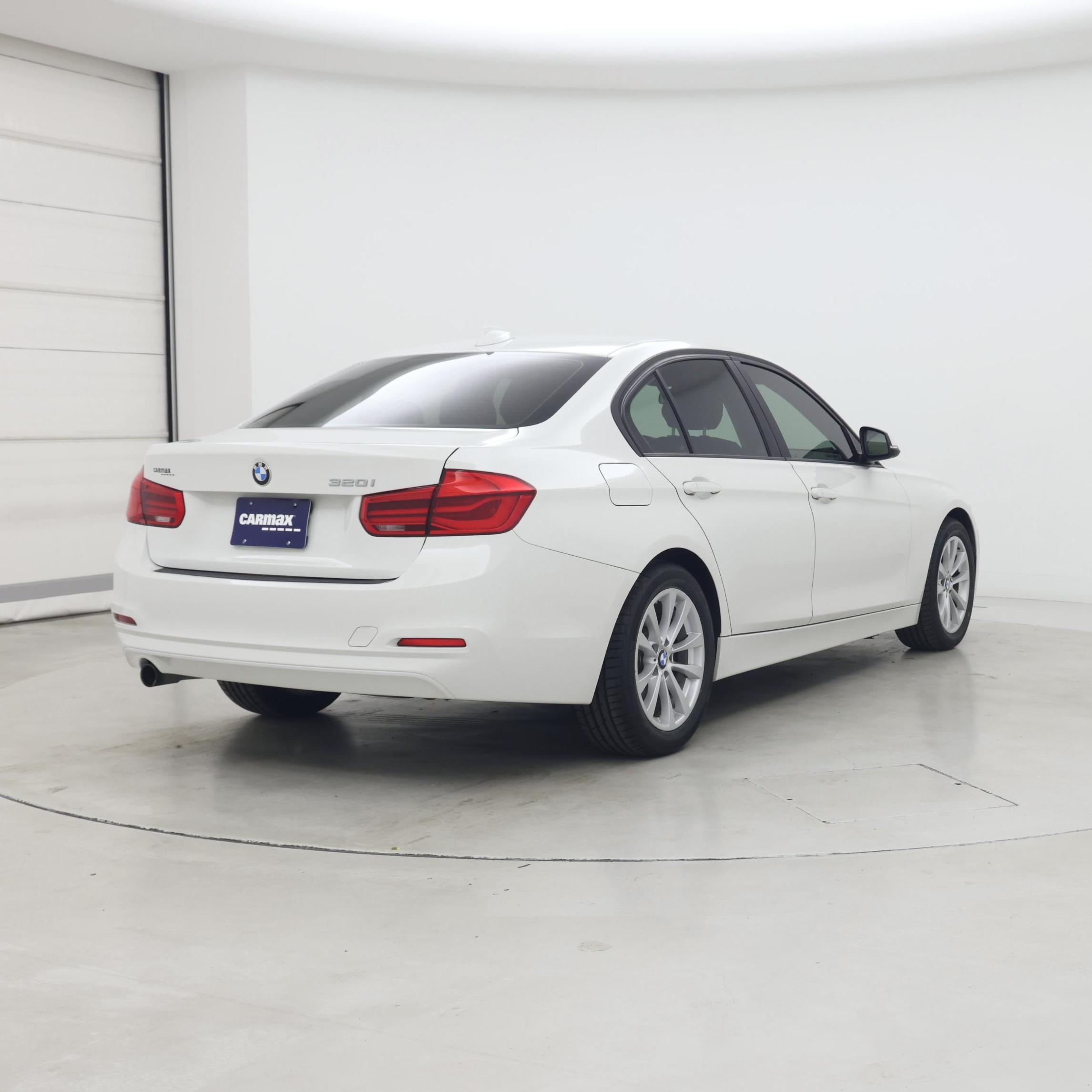 Thumbnail: 2016 BMW 3 Series - 8