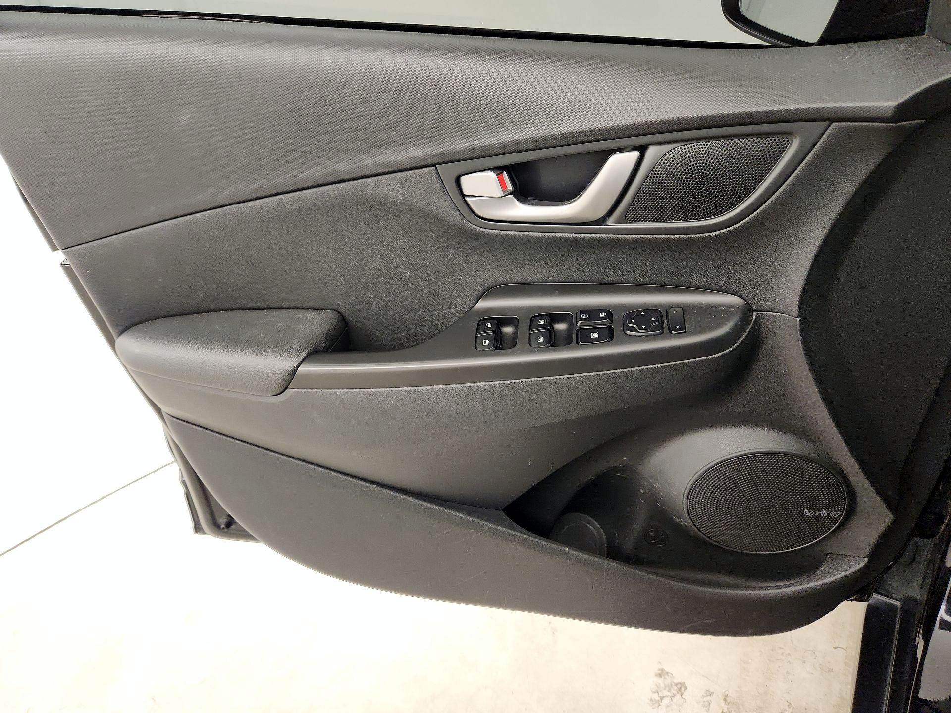 Thumbnail: 2020 Hyundai Kona - 12