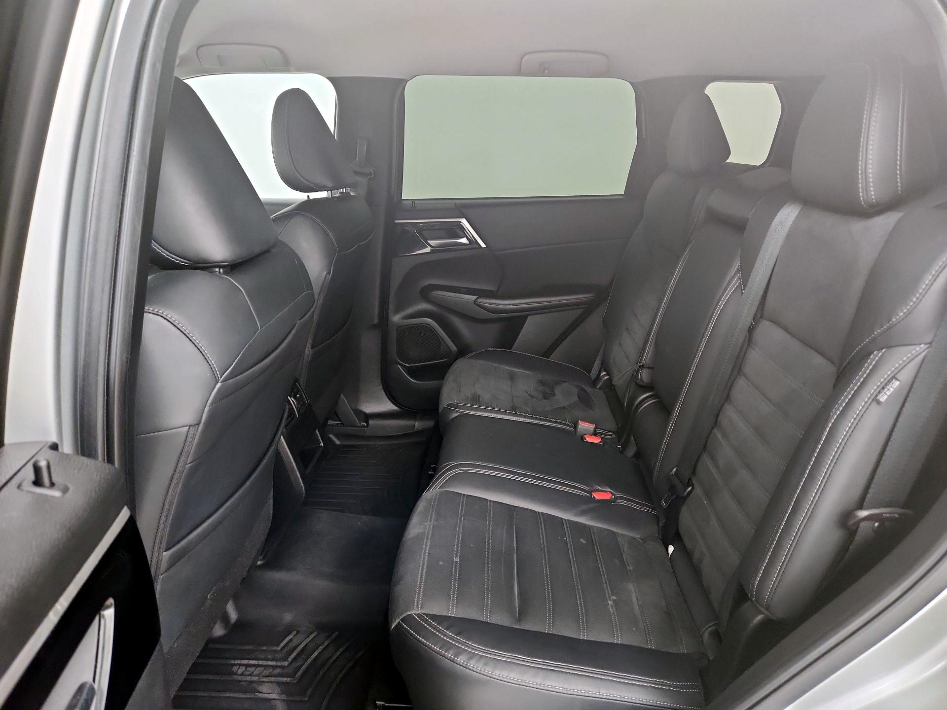 Thumbnail: 2022 Mitsubishi Outlander - 20