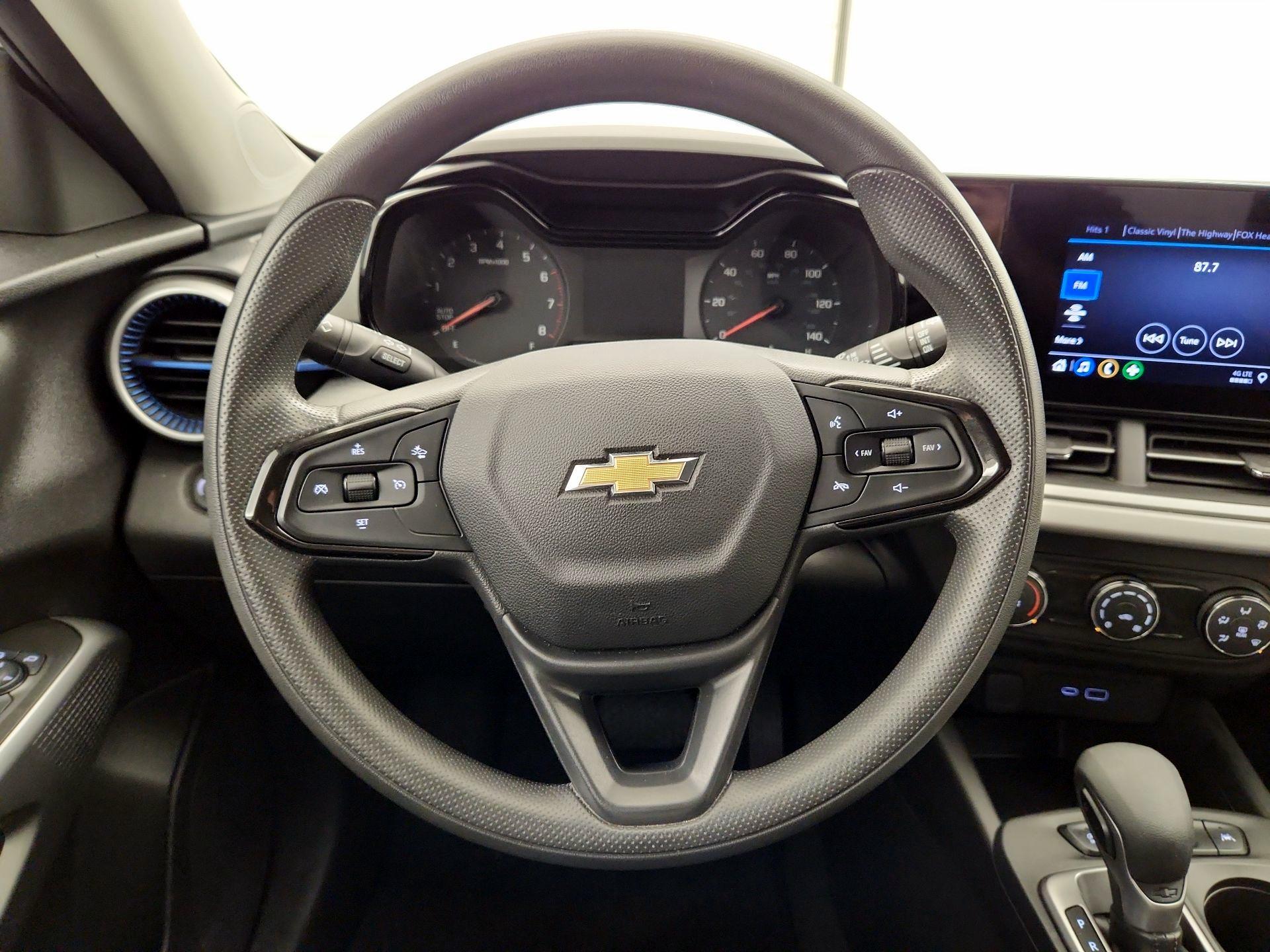 Thumbnail: 2024 Chevrolet Trax - 10