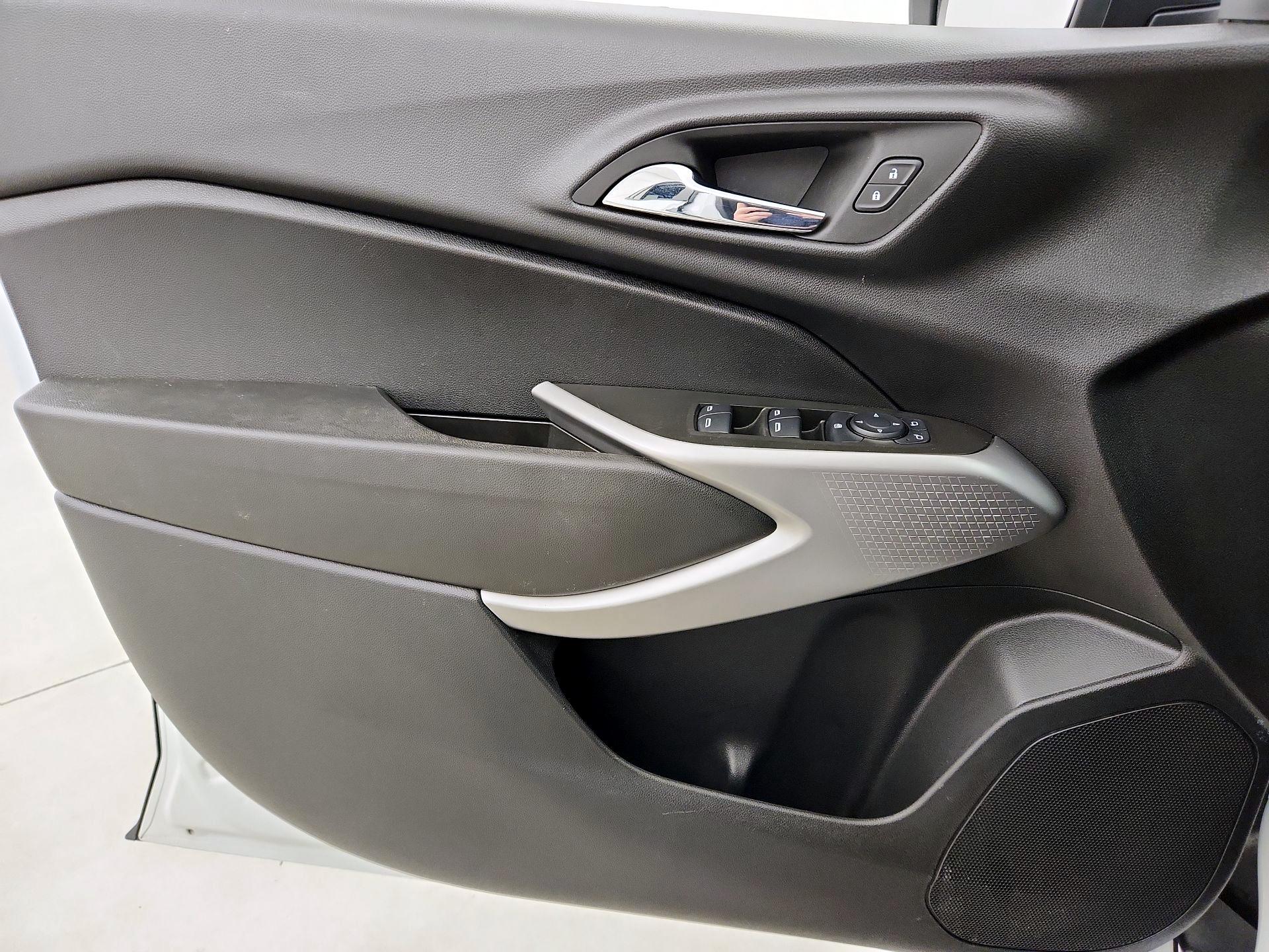 Thumbnail: 2024 Chevrolet Trax - 12