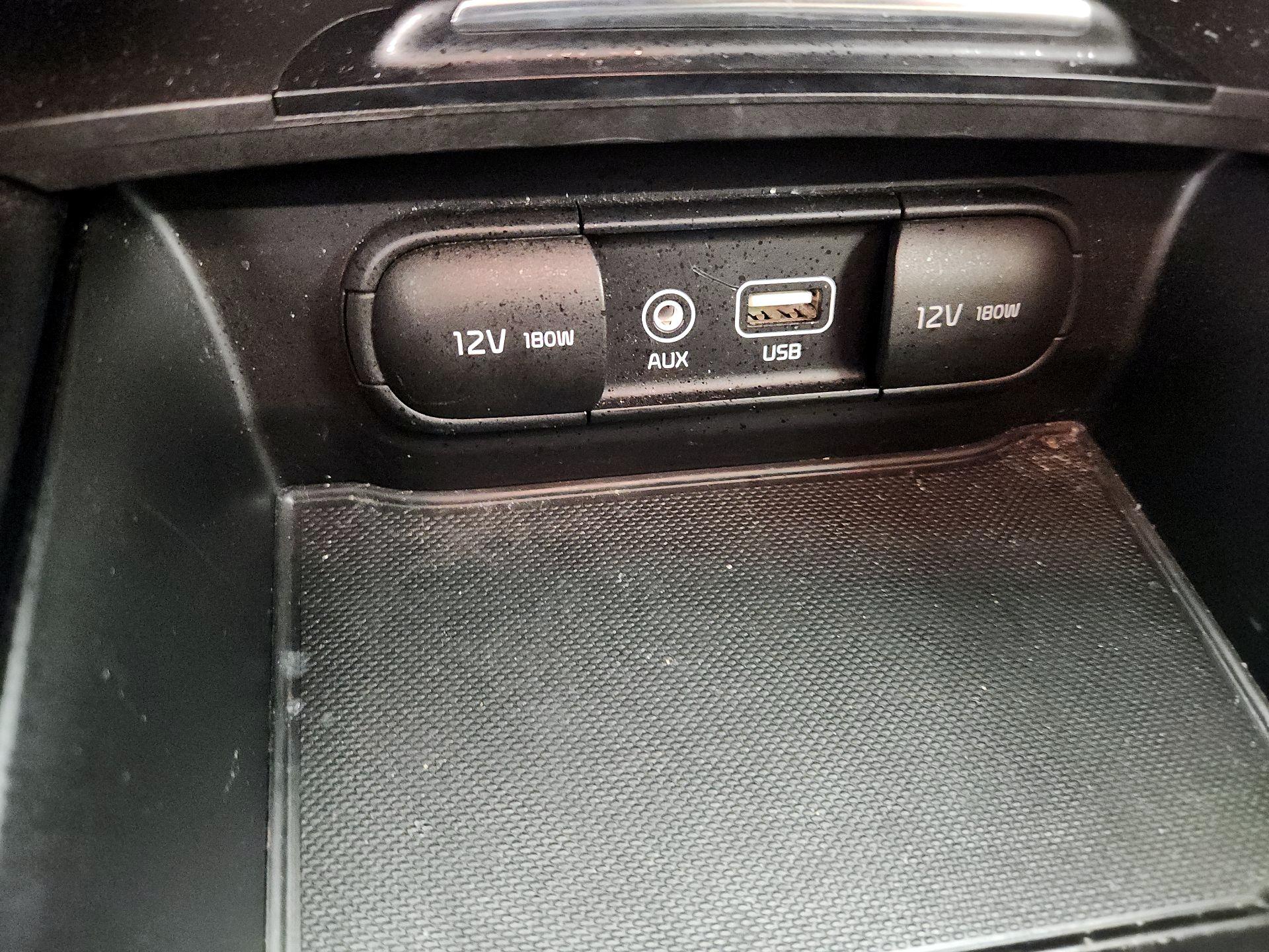 Thumbnail: 2016 Kia Optima - 18