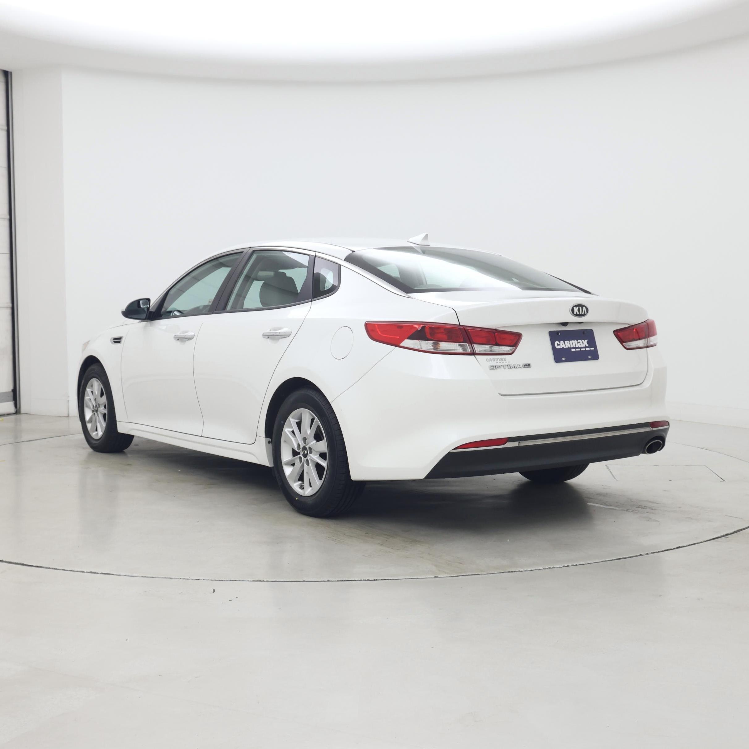 Thumbnail: 2016 Kia Optima - 2