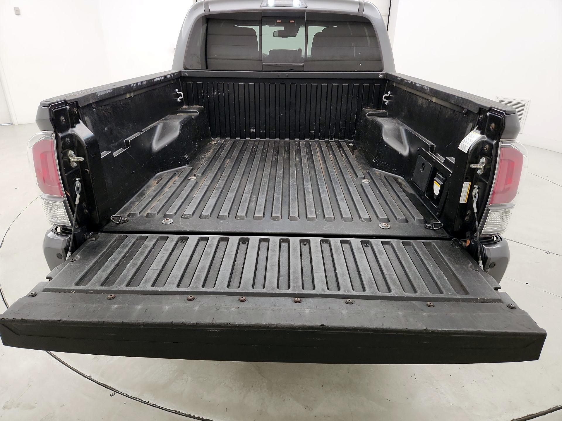 Thumbnail: 2020 Toyota Tacoma - 20