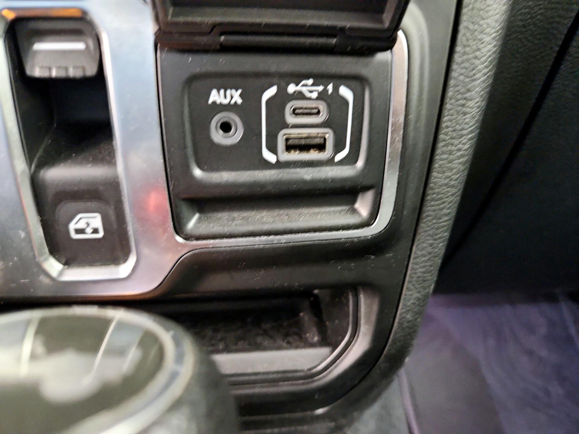 Thumbnail: 2020 Jeep Wrangler - 18